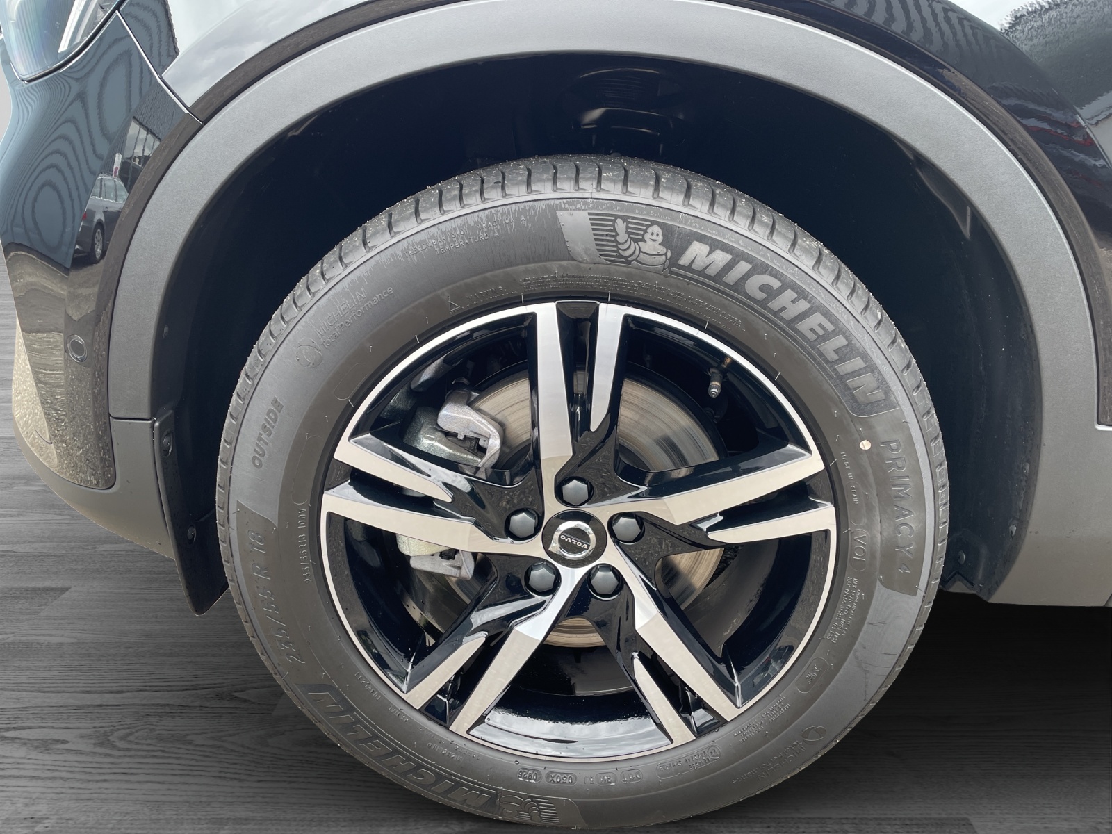 VOLVO XC40 2.0 B4 MH Plus Dark-image-8