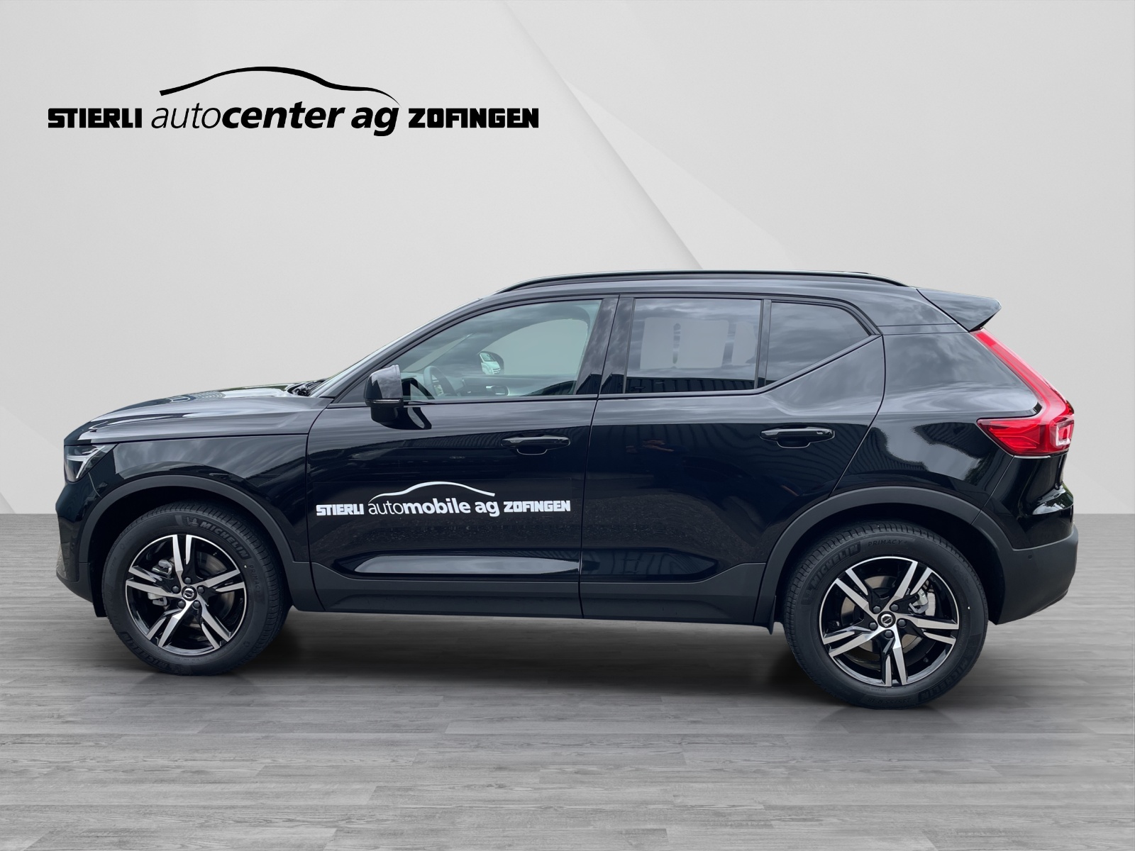 VOLVO XC40 2.0 B4 MH Plus Dark-image-7