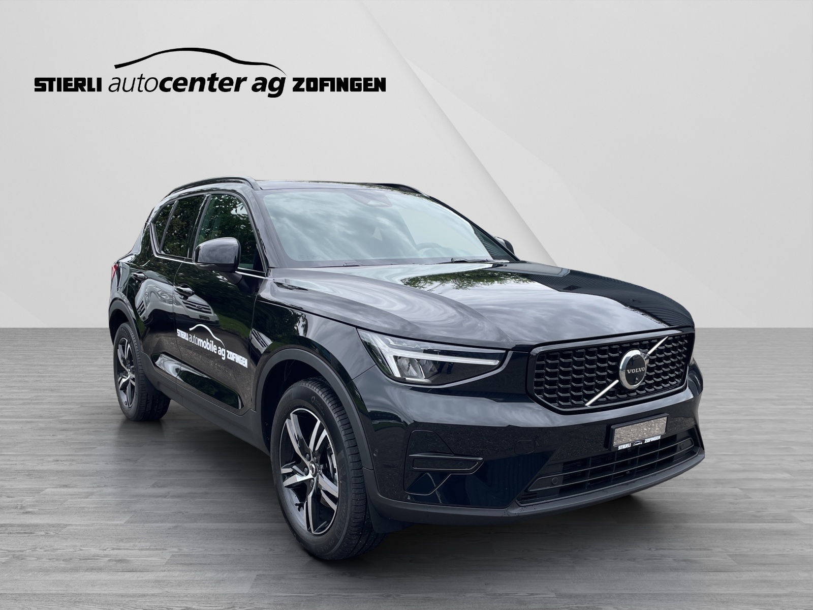 VOLVO XC40 2.0 B4 MH Plus Dark-image-2