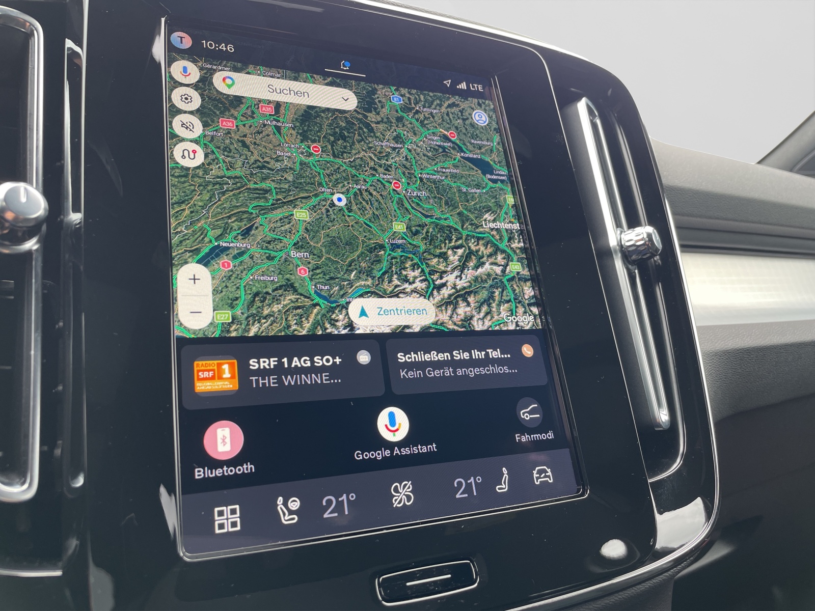 VOLVO XC40 2.0 B4 MH Plus Dark-image-12