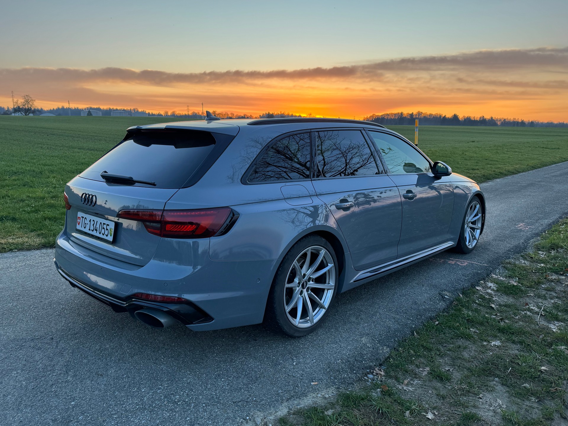AUDI RS4 Avant 2.9 TFSI quattro tiptronic-image-5