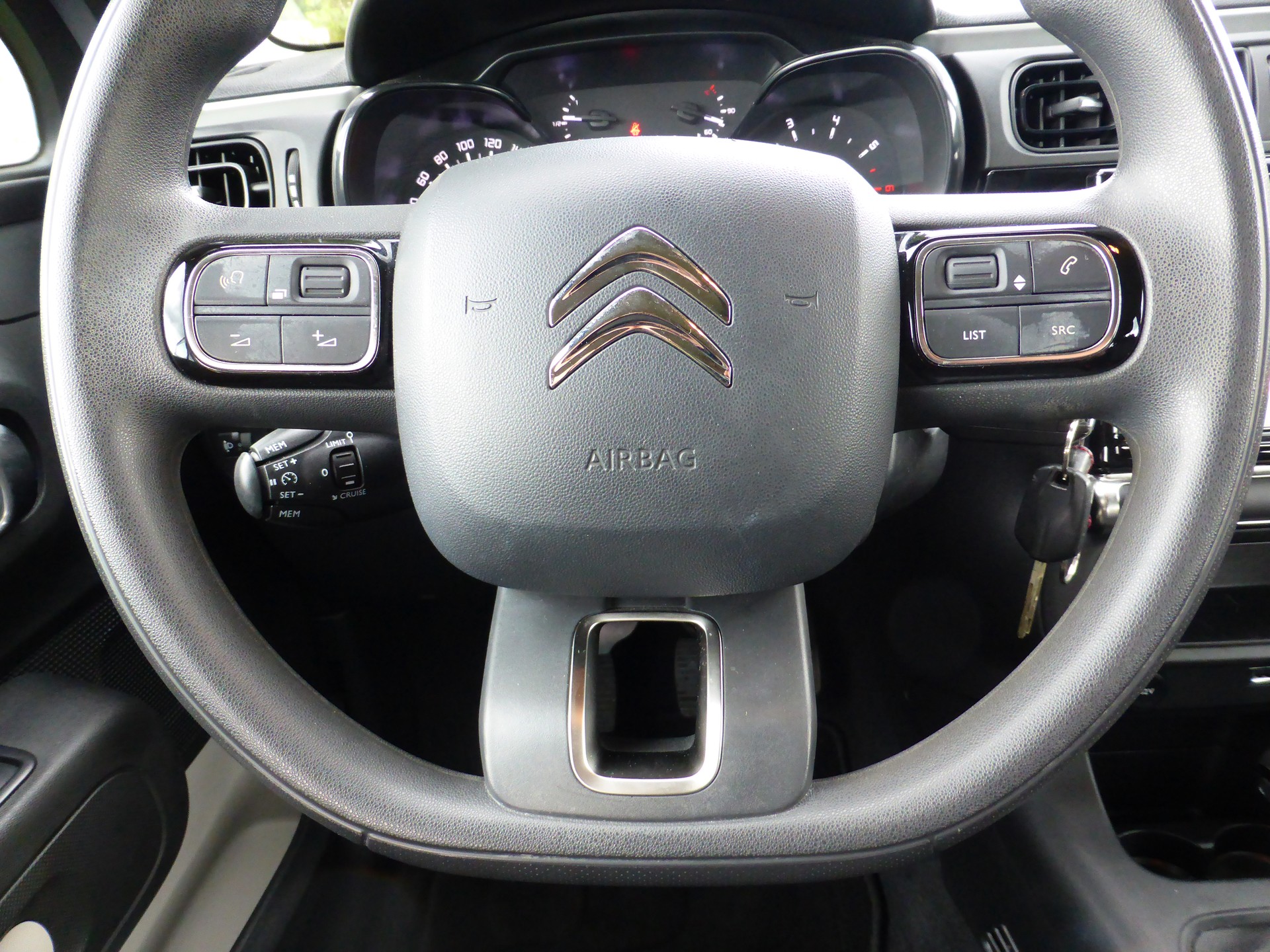 CITROEN C3 1.2i PureTech Feel-image-12