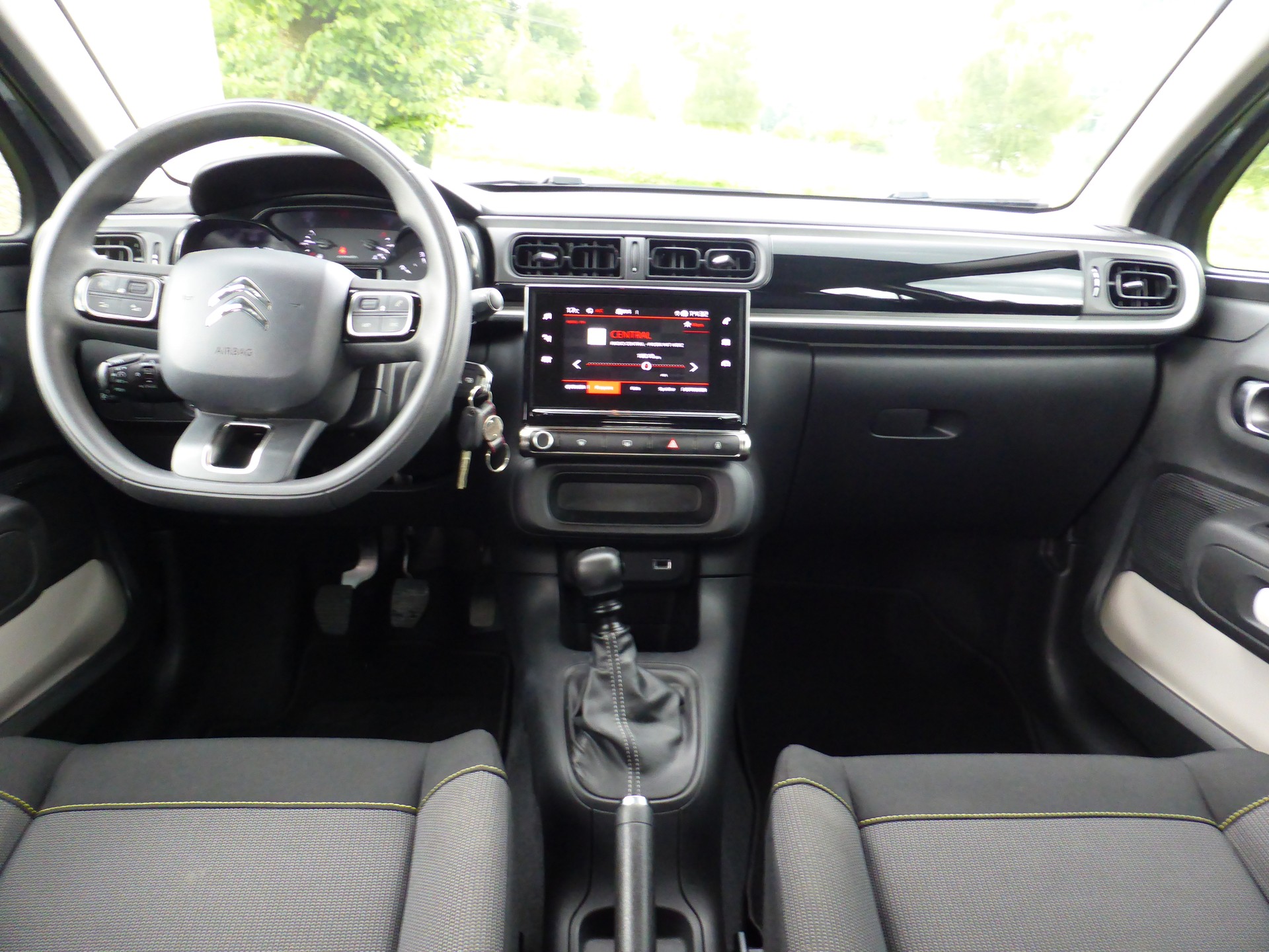 CITROEN C3 1.2i PureTech Feel-image-10