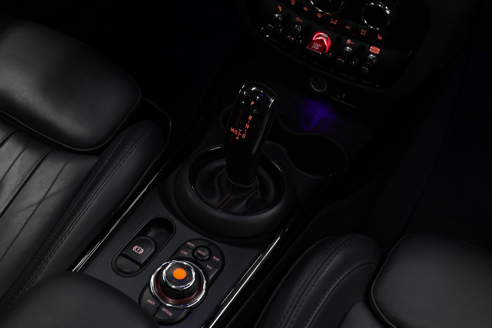 MINI Clubman F54 2.0i John Cooper Works ALL4-image-20