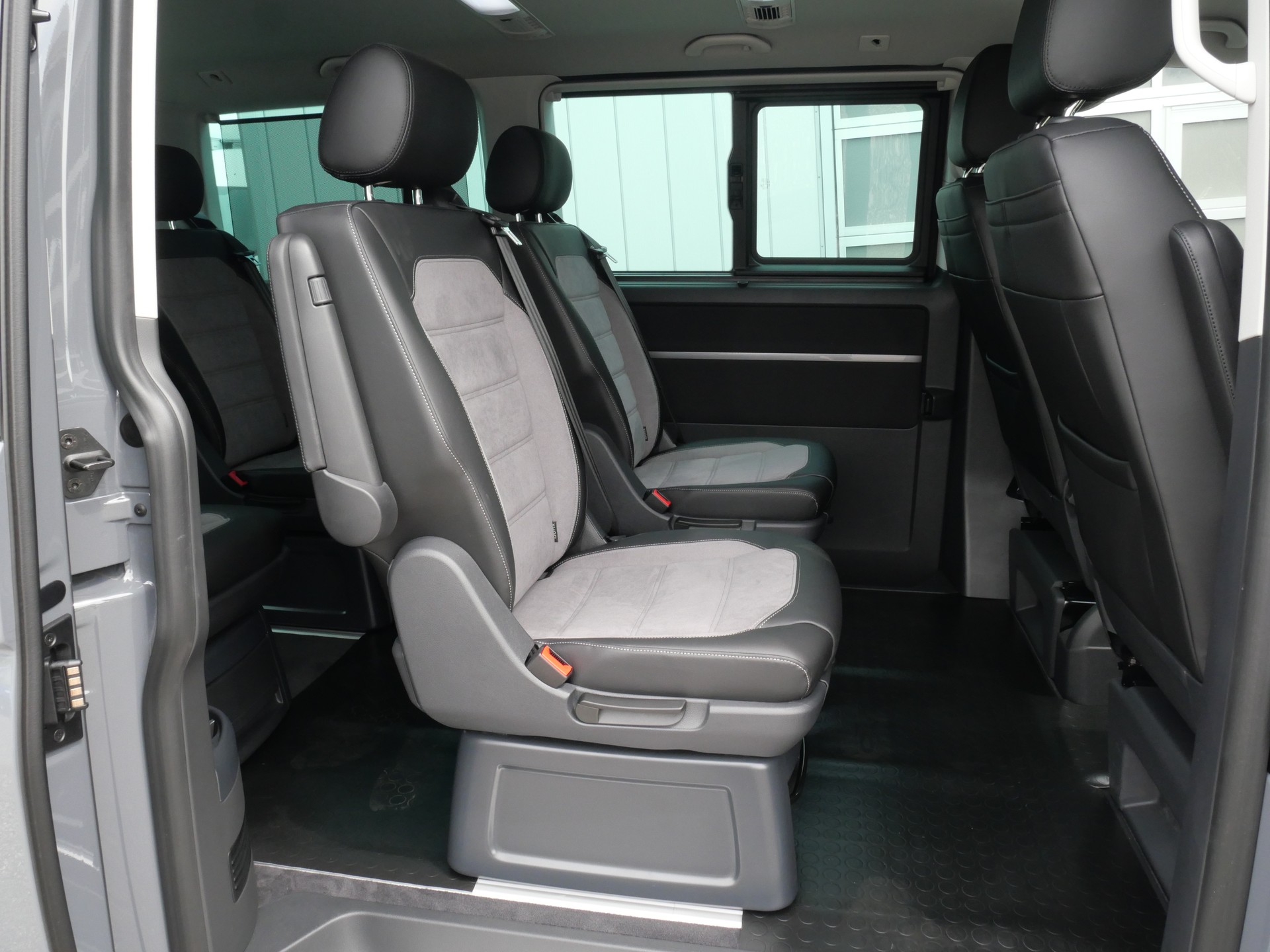 VW T6.1 Multivan 2.0 Bi-TDI Generation Six Highline 4Motion DSG *Neuzustand, CH-Auto*-image-10