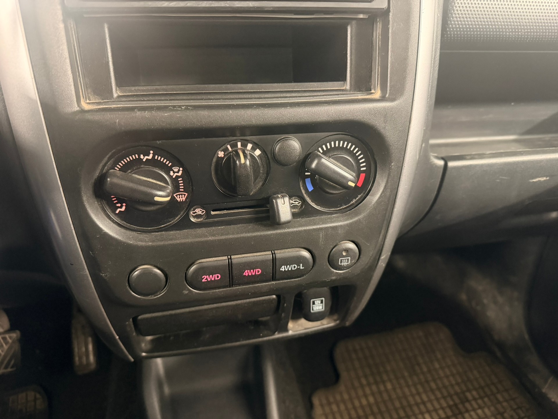 SUZUKI Jimny 1.3 16V Country-image-10