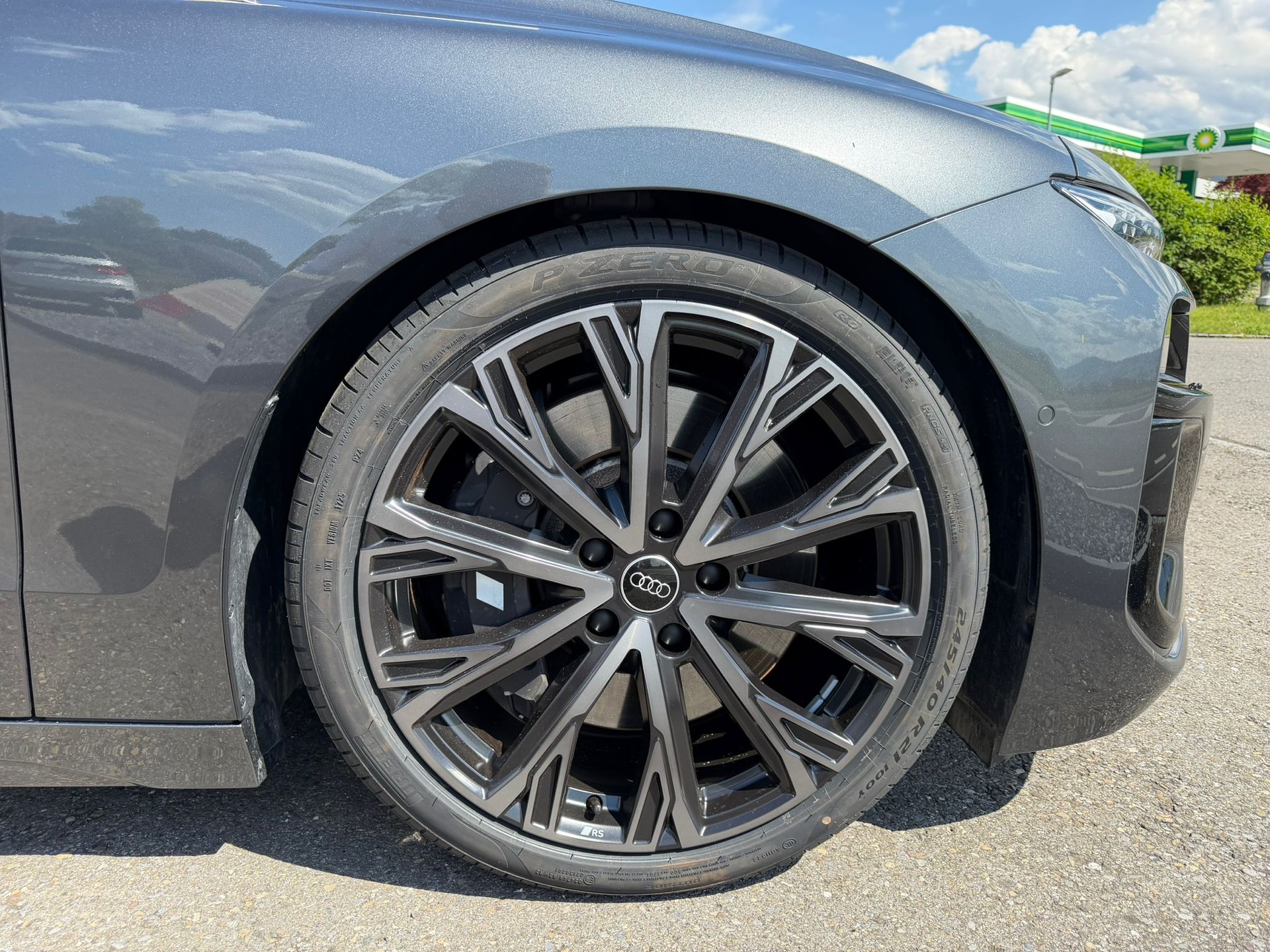 AUDI S6 Avant e-tron quattro-image-12