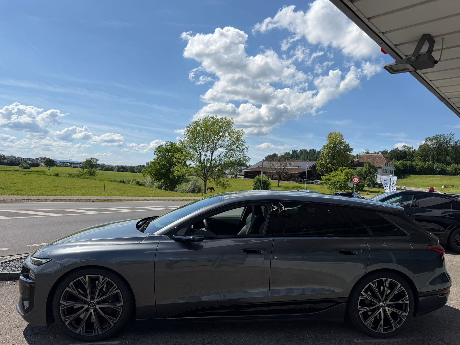 AUDI S6 Avant e-tron quattro-image-5