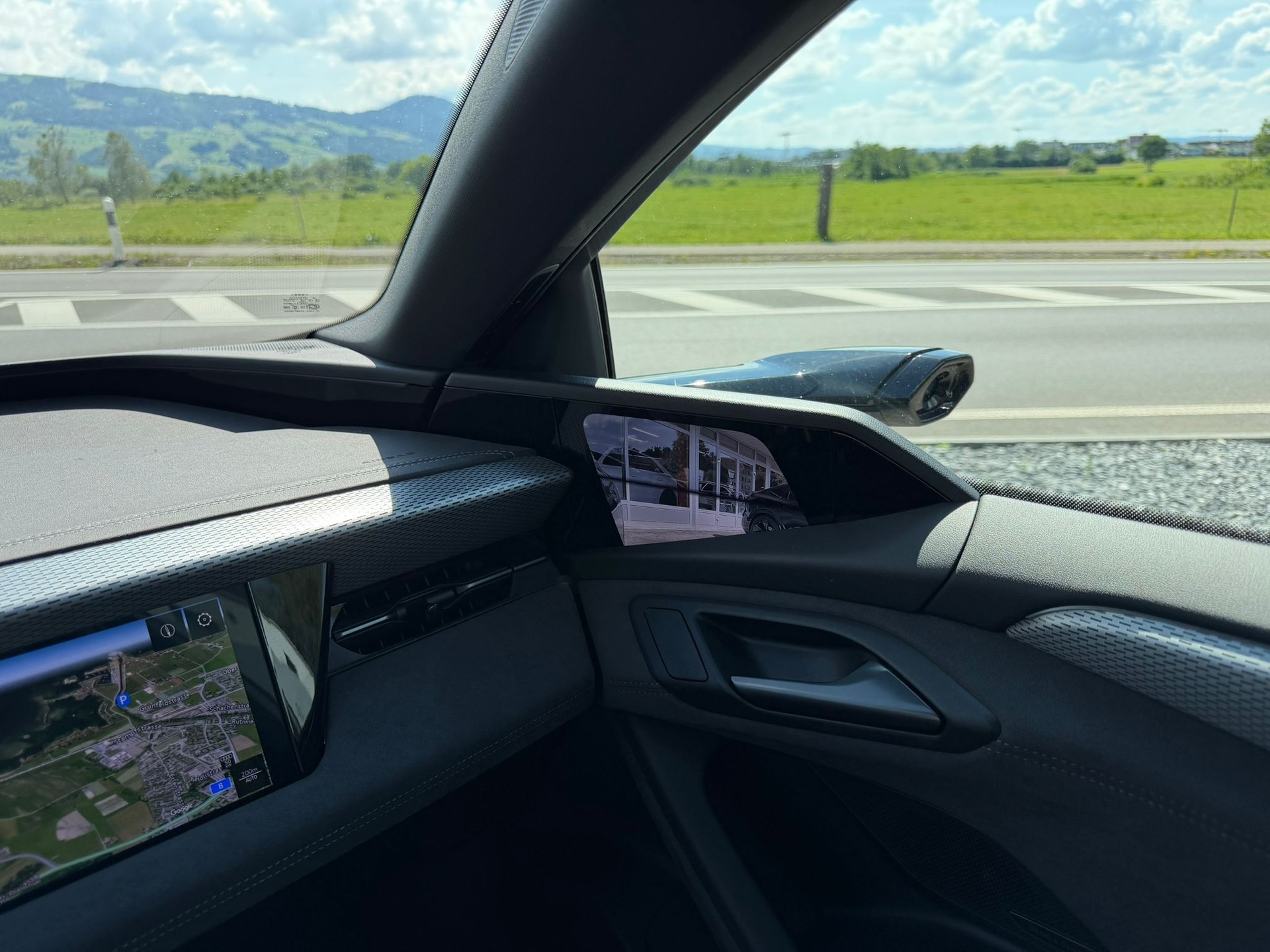 AUDI S6 Avant e-tron quattro-image-15