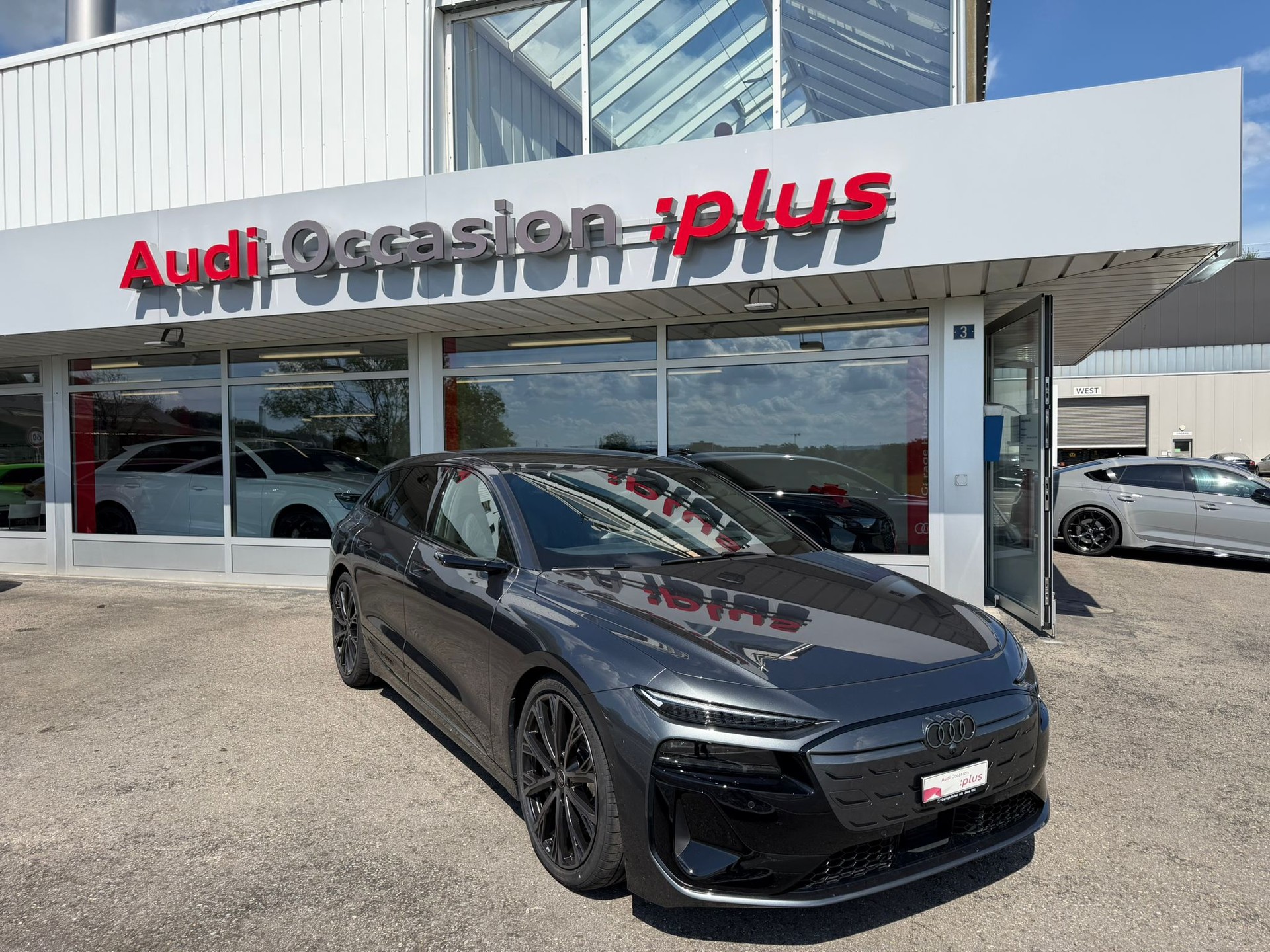 AUDI S6 Avant e-tron quattro