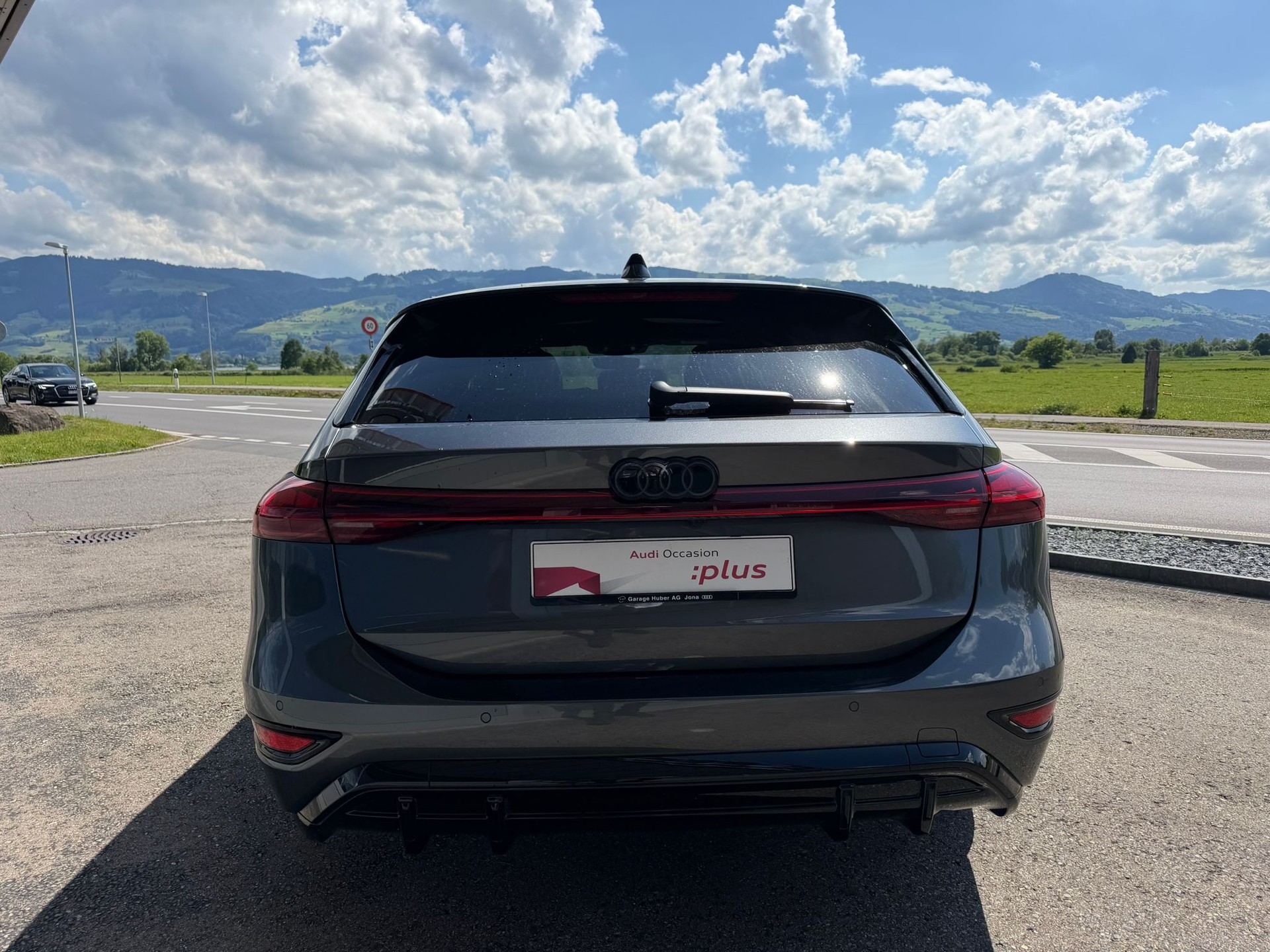 AUDI S6 Avant e-tron quattro-image-3