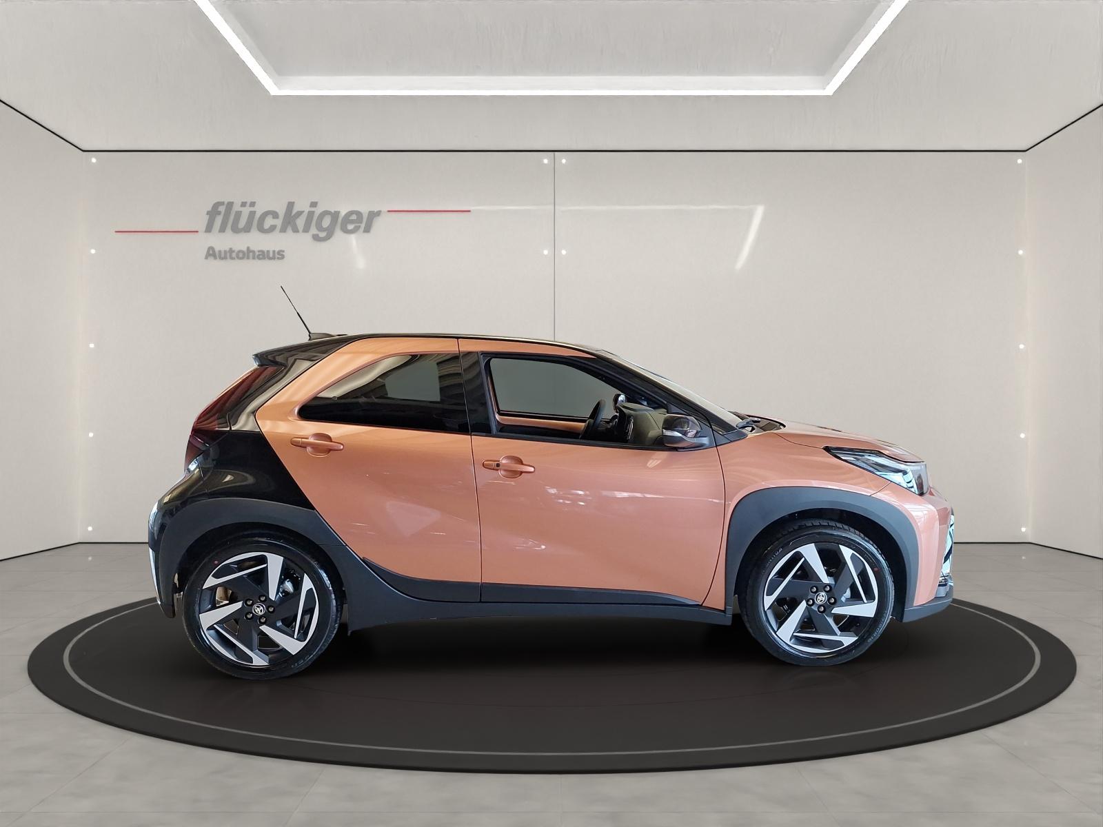 TOYOTA Aygo X 1.5 VVT-i HSD Style-showroom-element-3
