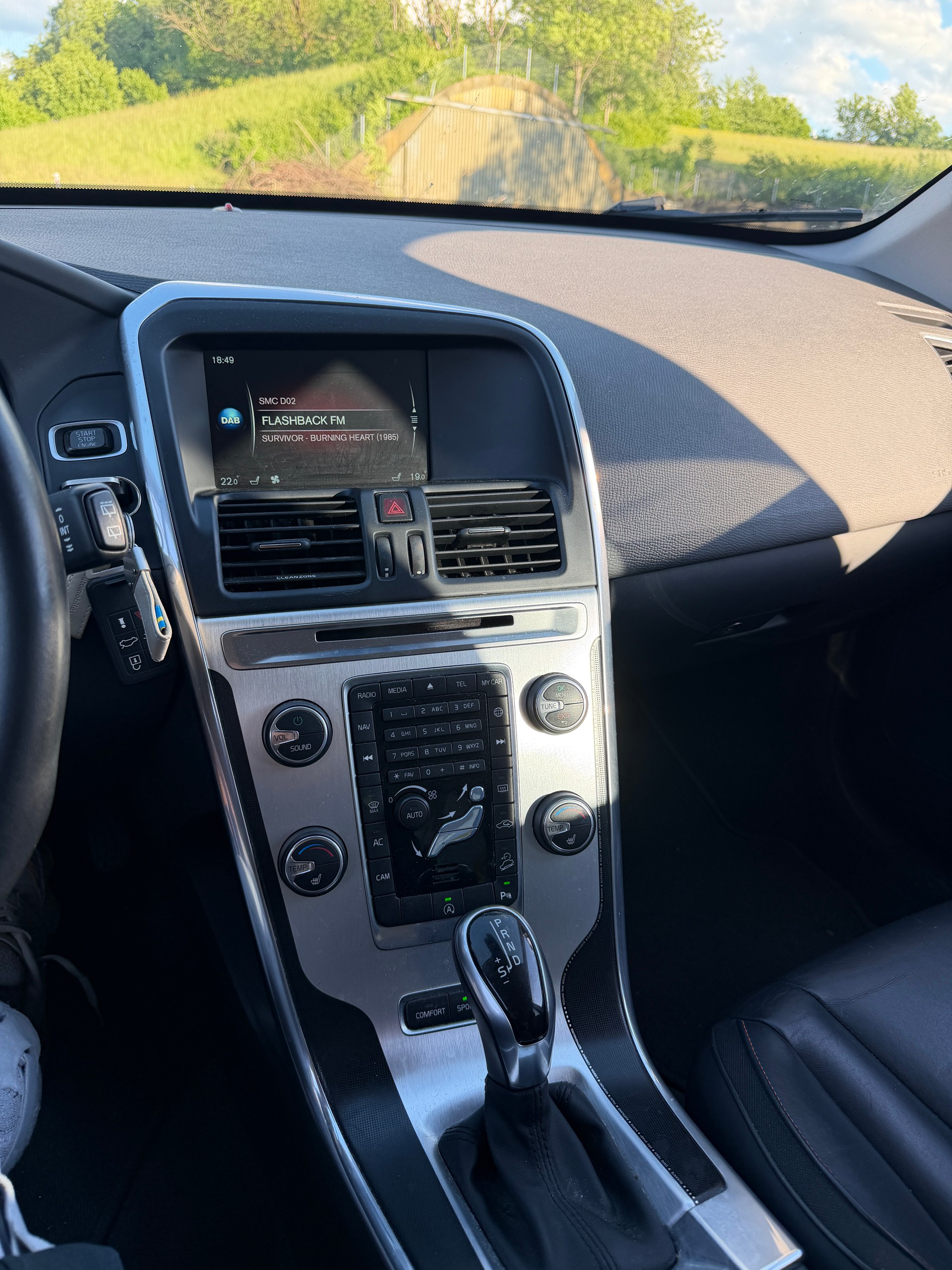 VOLVO XC60 T5 AWD Kinetic Geartronic-image-10