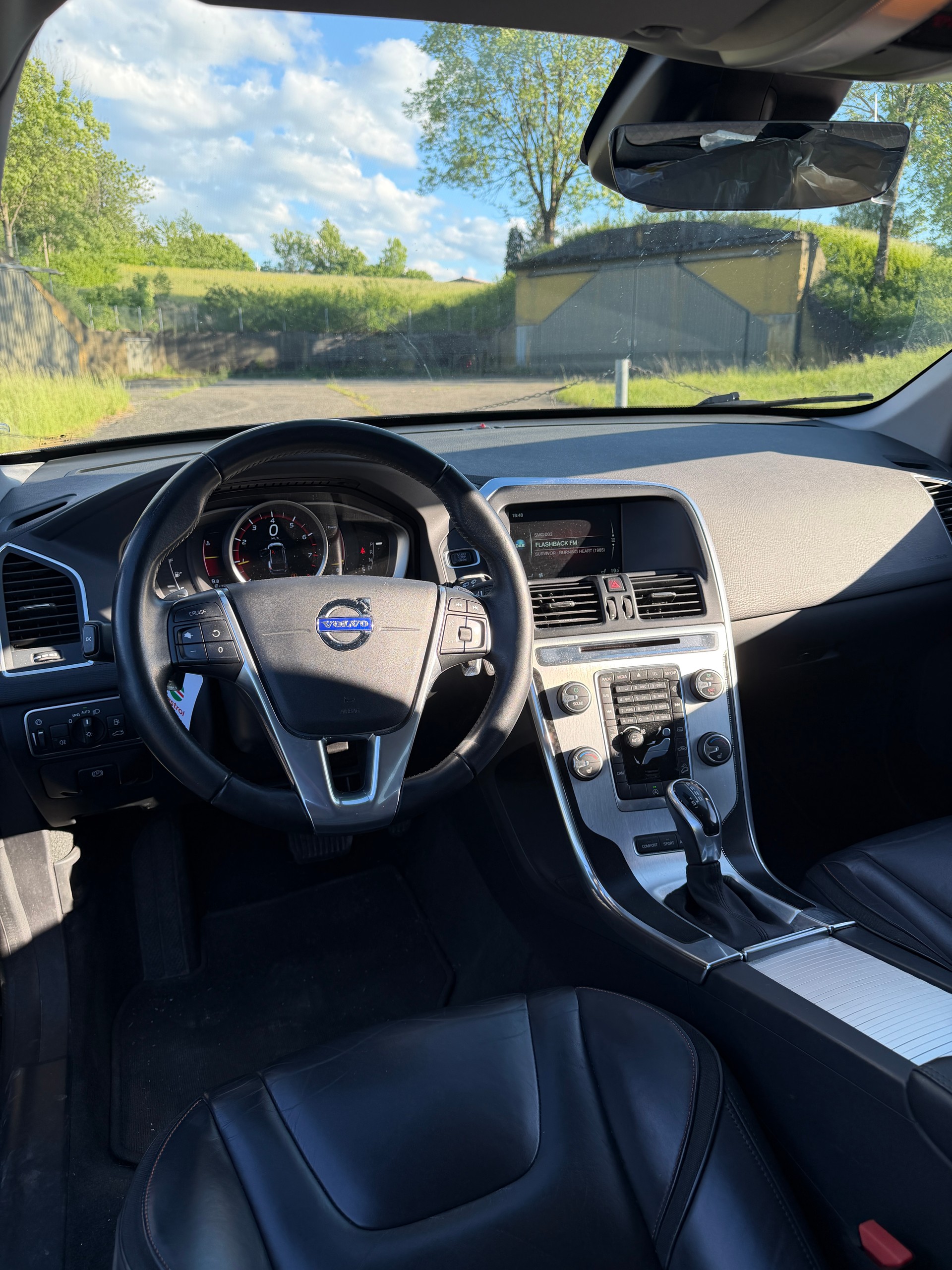 VOLVO XC60 T5 AWD Kinetic Geartronic-image-9