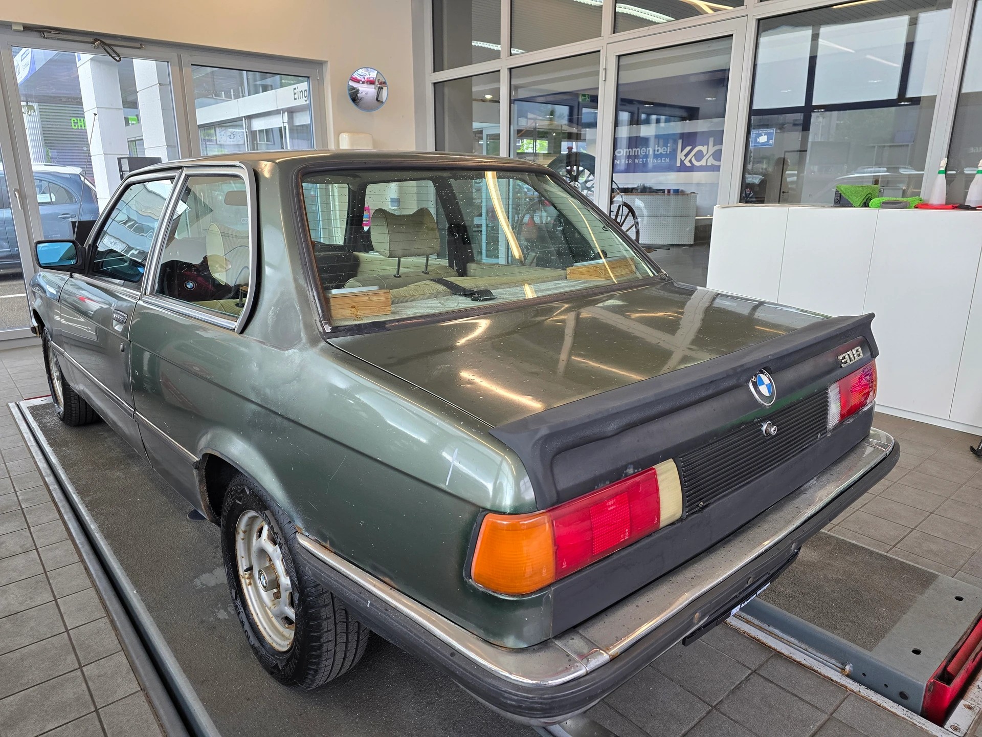 BMW 318 I-image-3