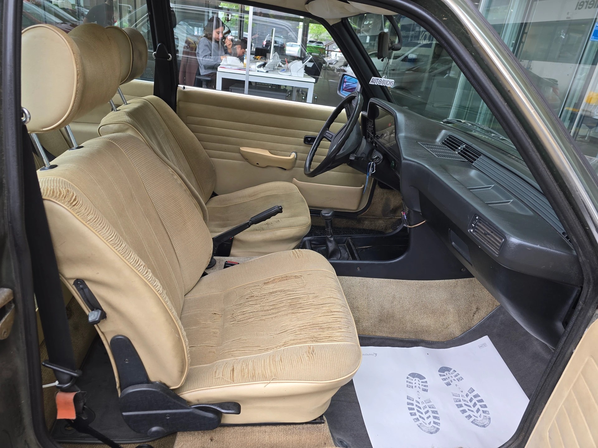 BMW 318 I-image-18