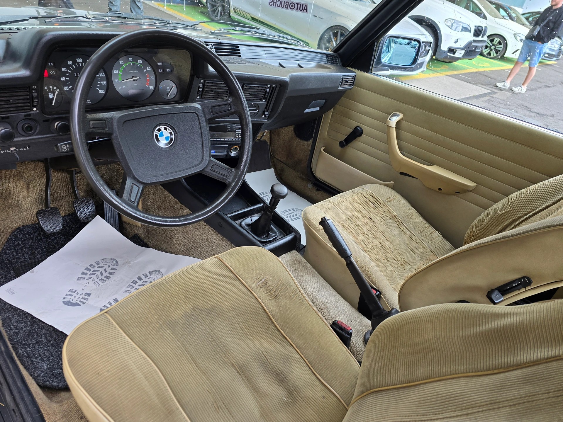 BMW 318 I-image-16