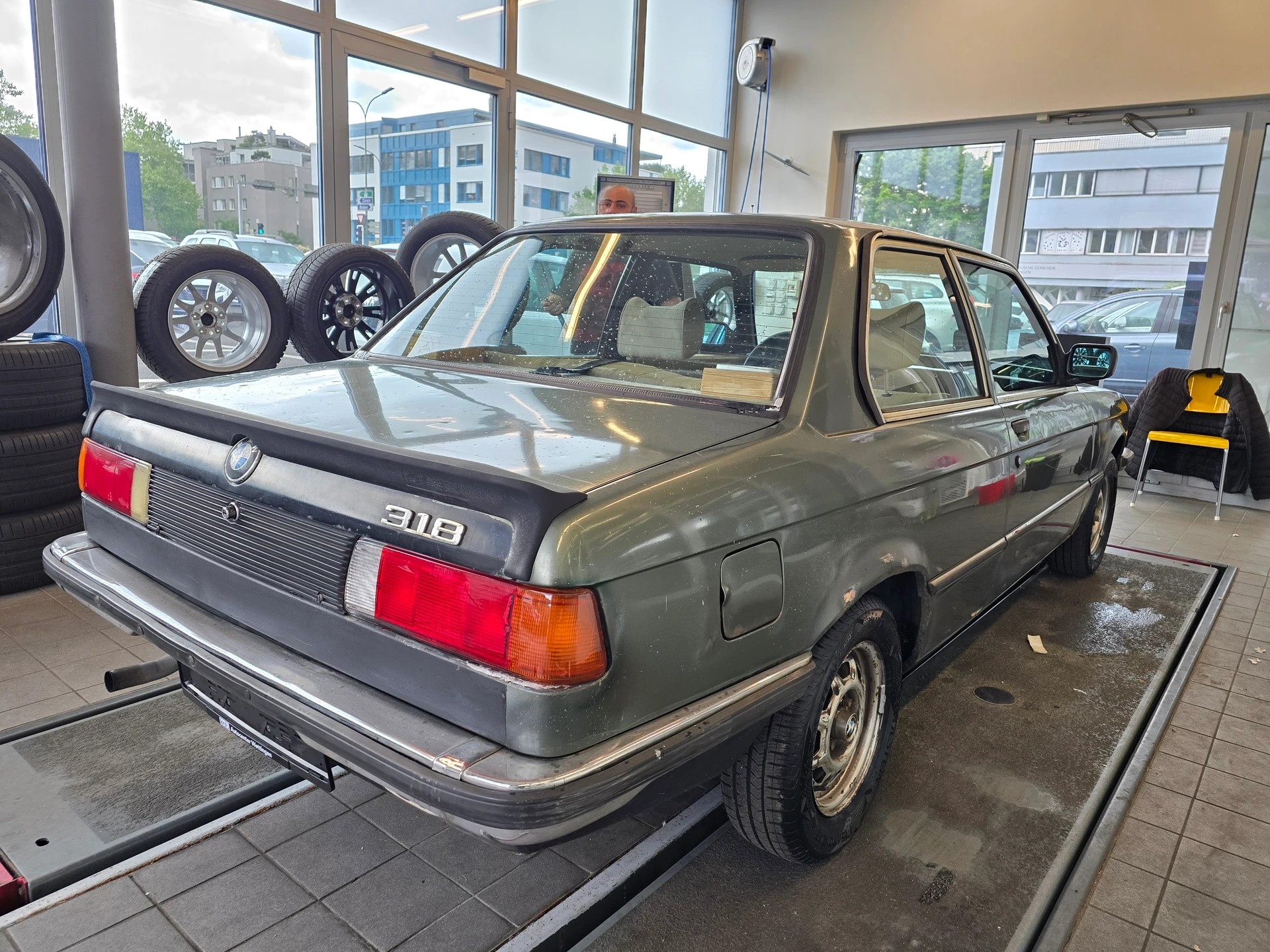 BMW 318 I-image-4