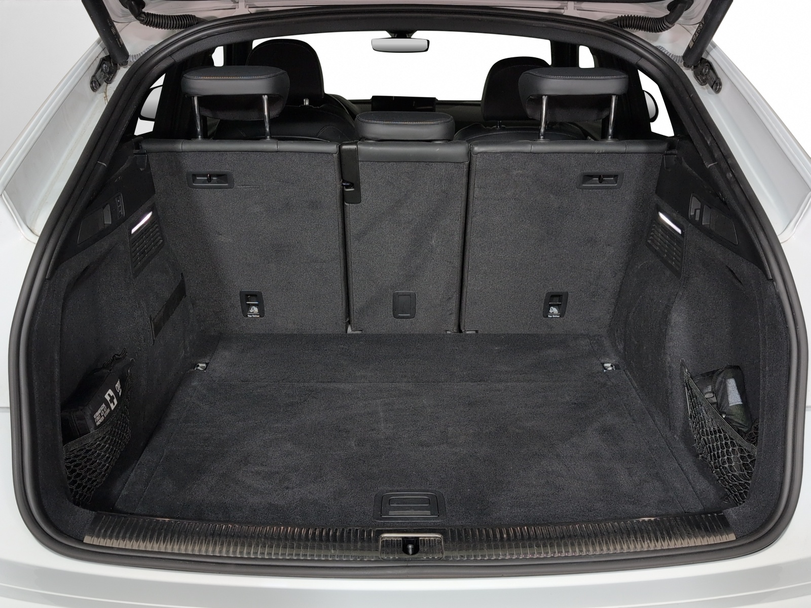 AUDI Q5 Sportback 40 TDI Blackedition quattro S-tronic-image-14