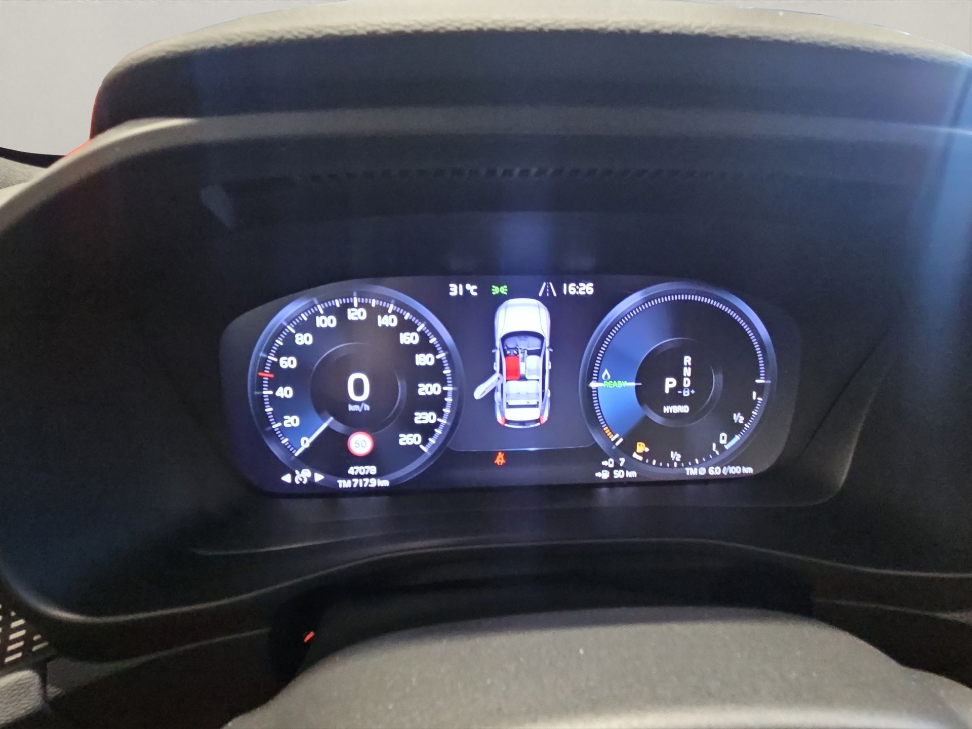 VOLVO XC40 1.5 T5 PiH R-Design-image-15