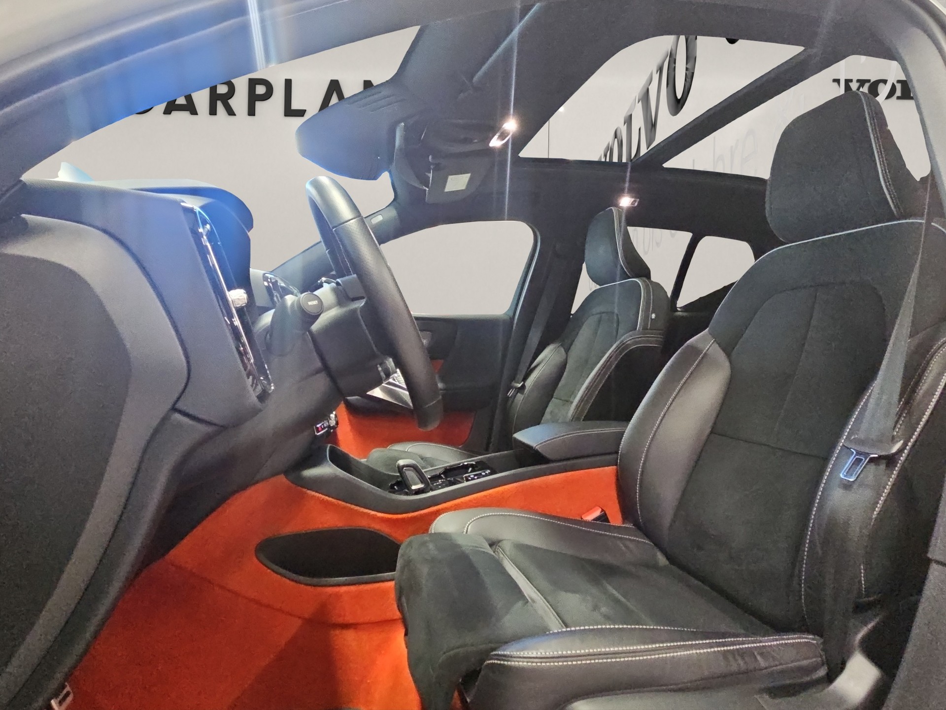VOLVO XC40 1.5 T5 PiH R-Design-image-7