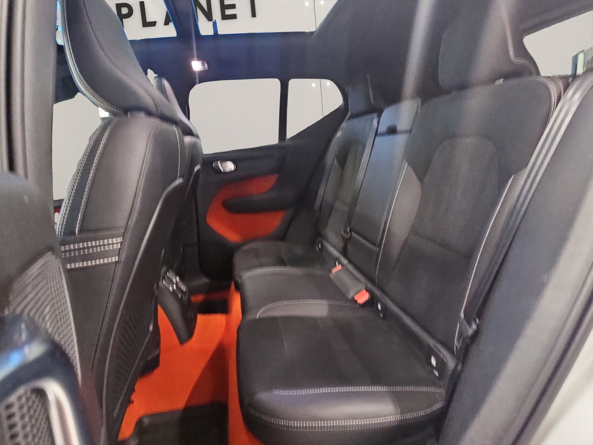 VOLVO XC40 1.5 T5 PiH R-Design-image-17