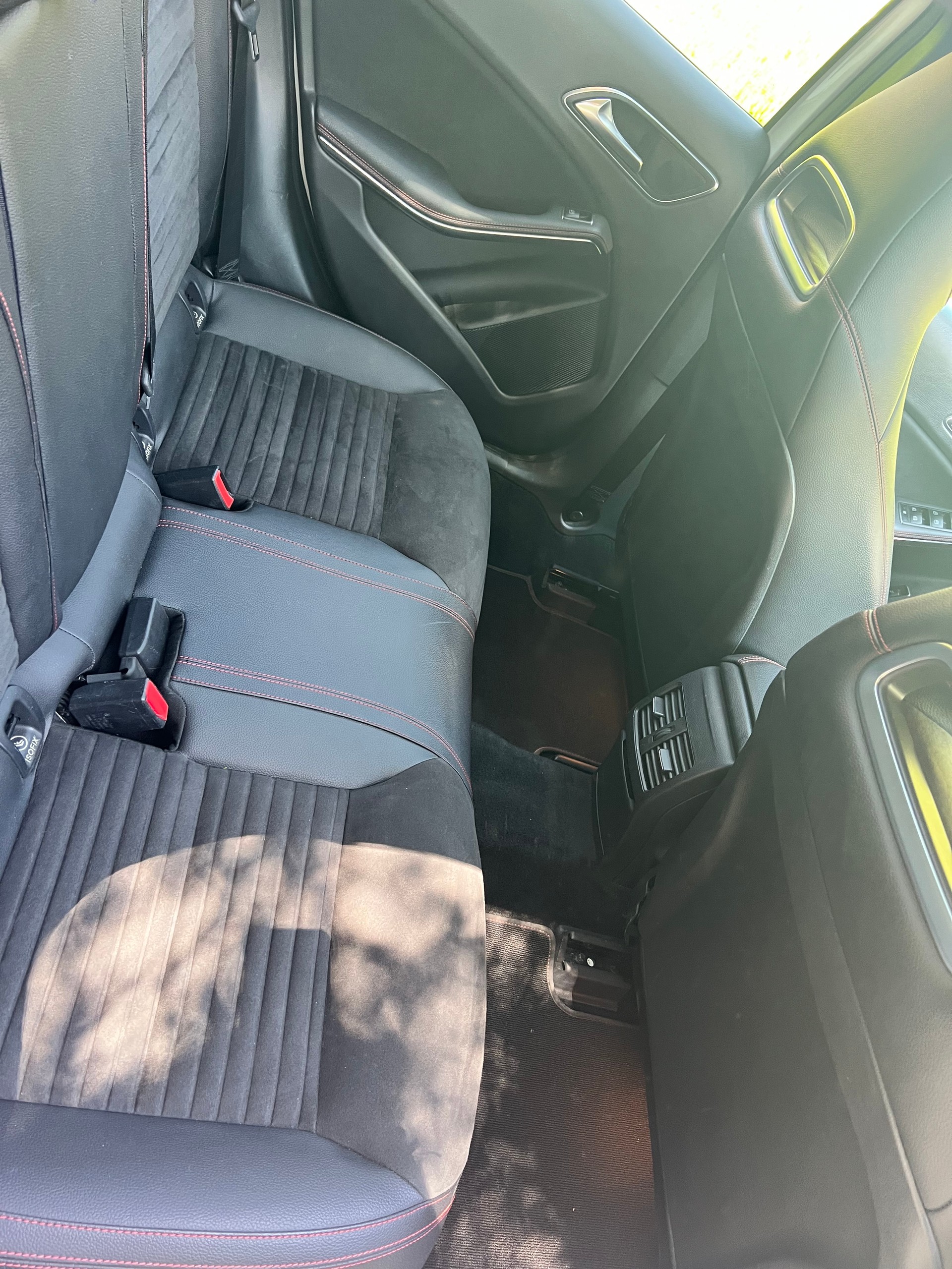 MERCEDES-BENZ GLA 220 4m-image-3