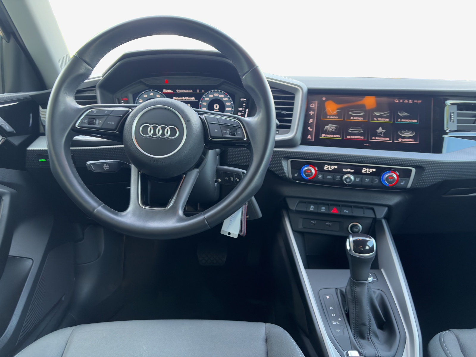 AUDI A1 Sportback 30 TFSI Attraction S-tronic-image-8