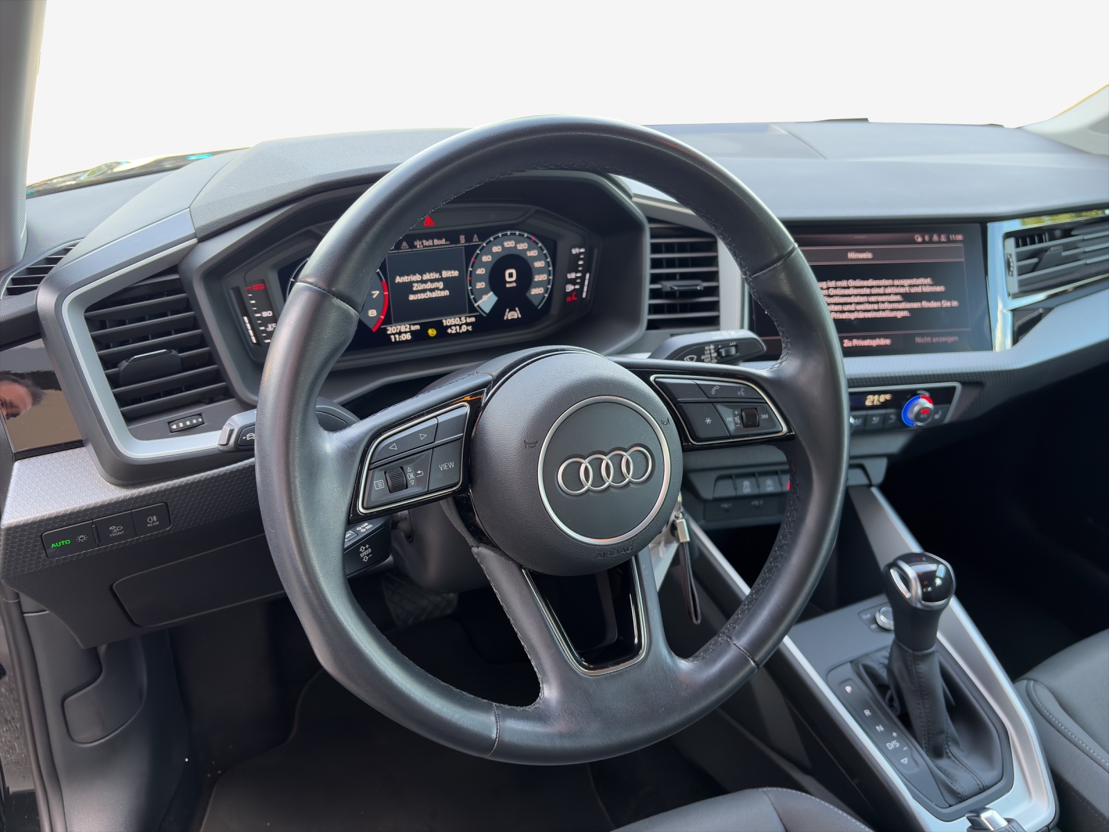 AUDI A1 Sportback 30 TFSI Attraction S-tronic-image-9