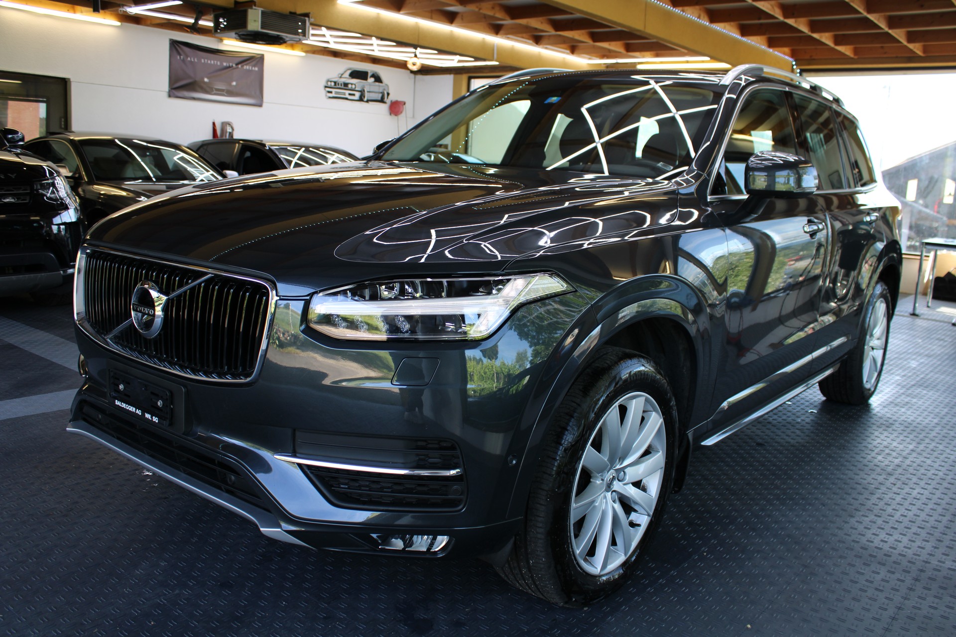 VOLVO XC90 D5 AWD Momentum Geartronic