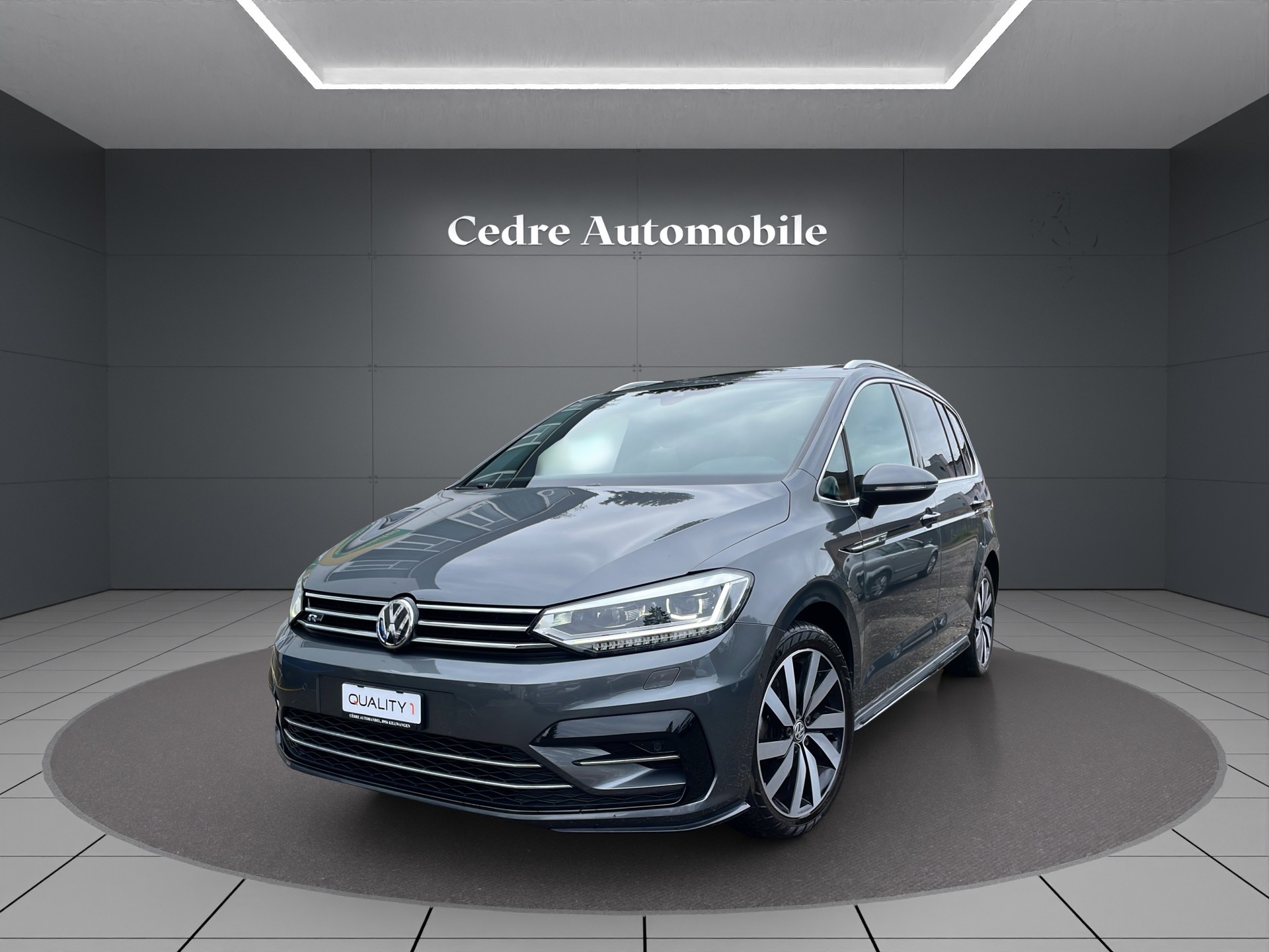 VW Touran 2.0 TDI BlueMotion R-Line Technology Highline DSG-image-0