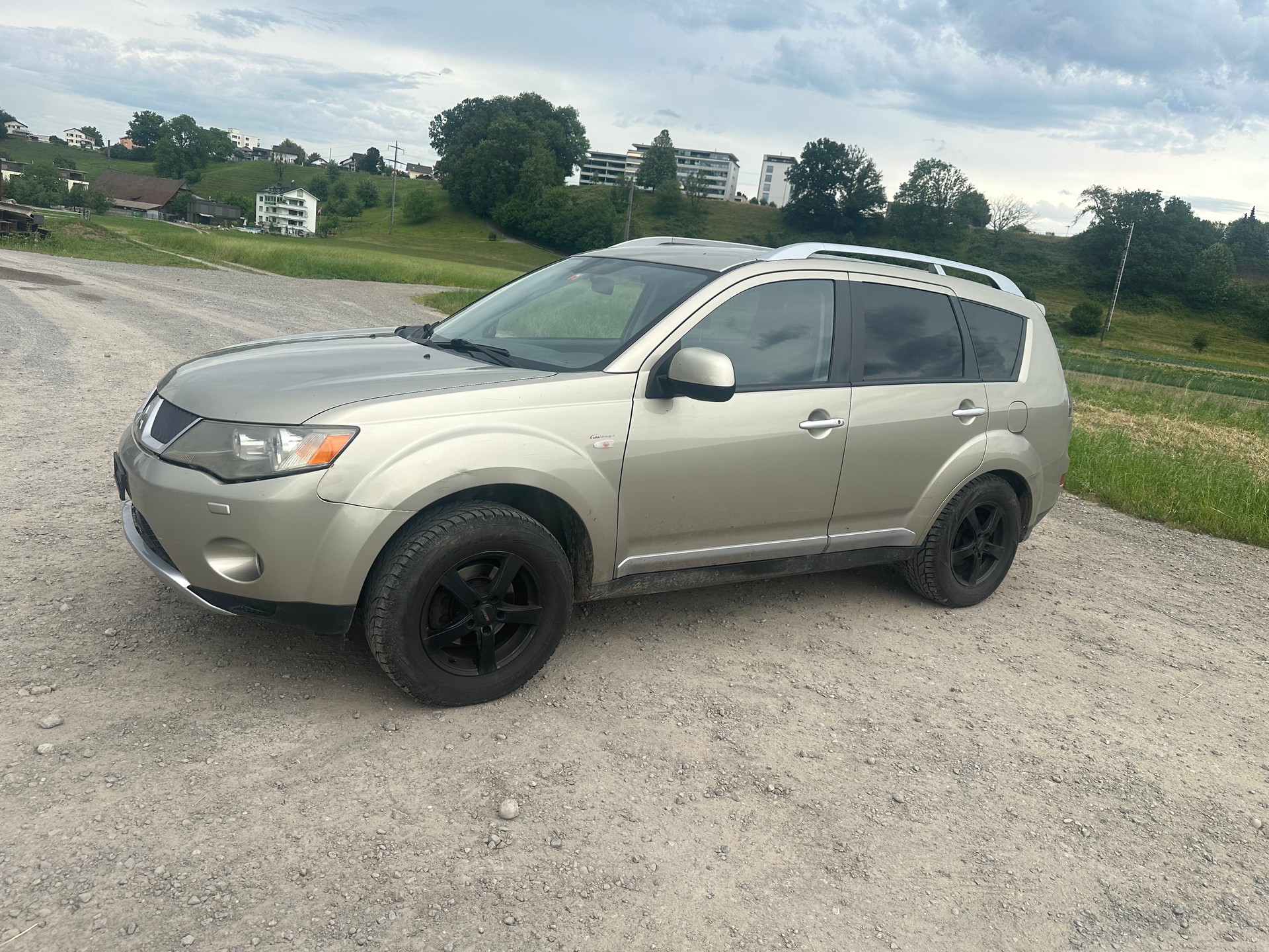 MITSUBISHI Outlander 2.2 DID Intense 4WD-image-0