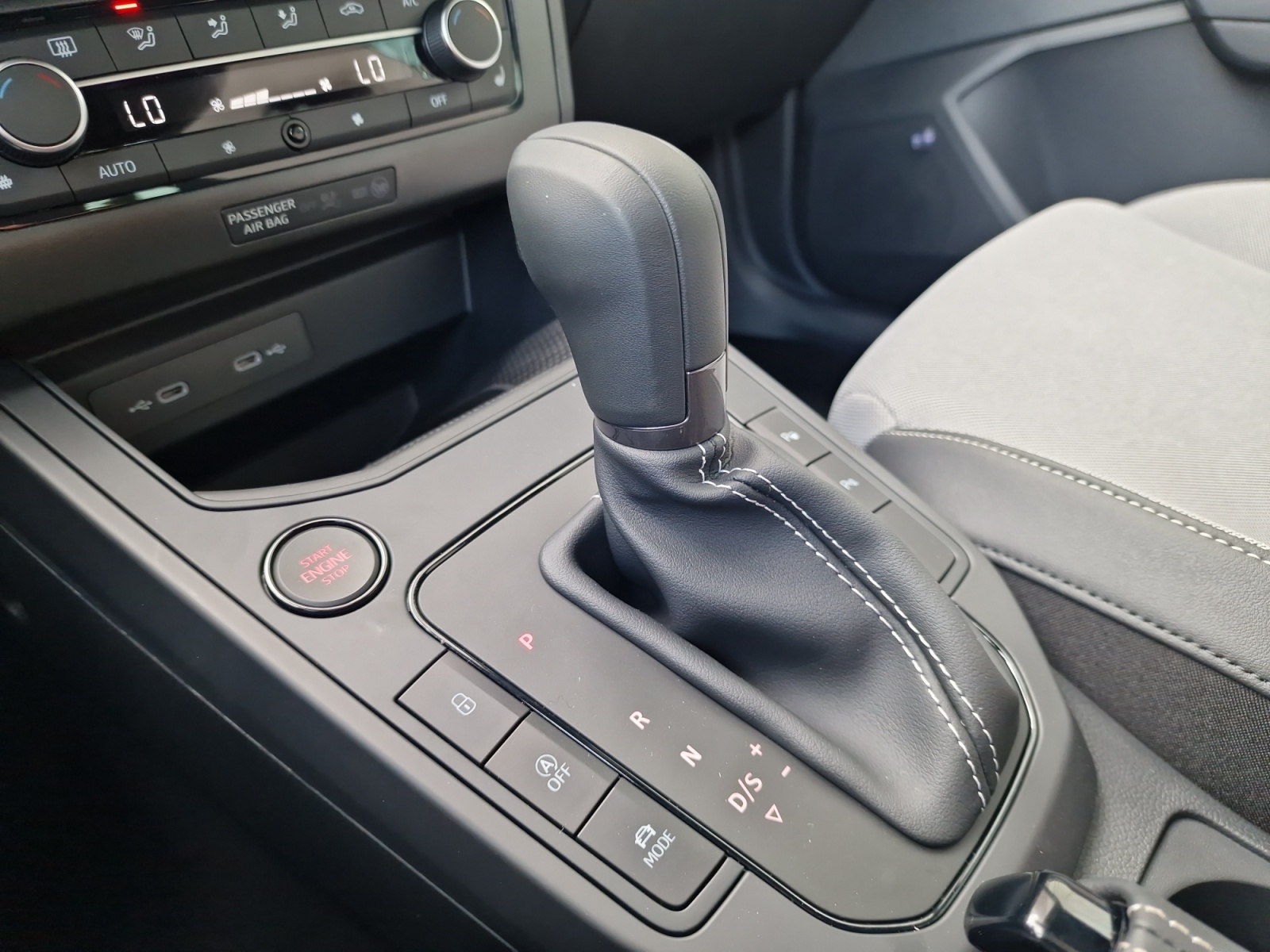 SEAT Arona 1.0 EcoTSI FR DSG NEW Model 2026-image-13