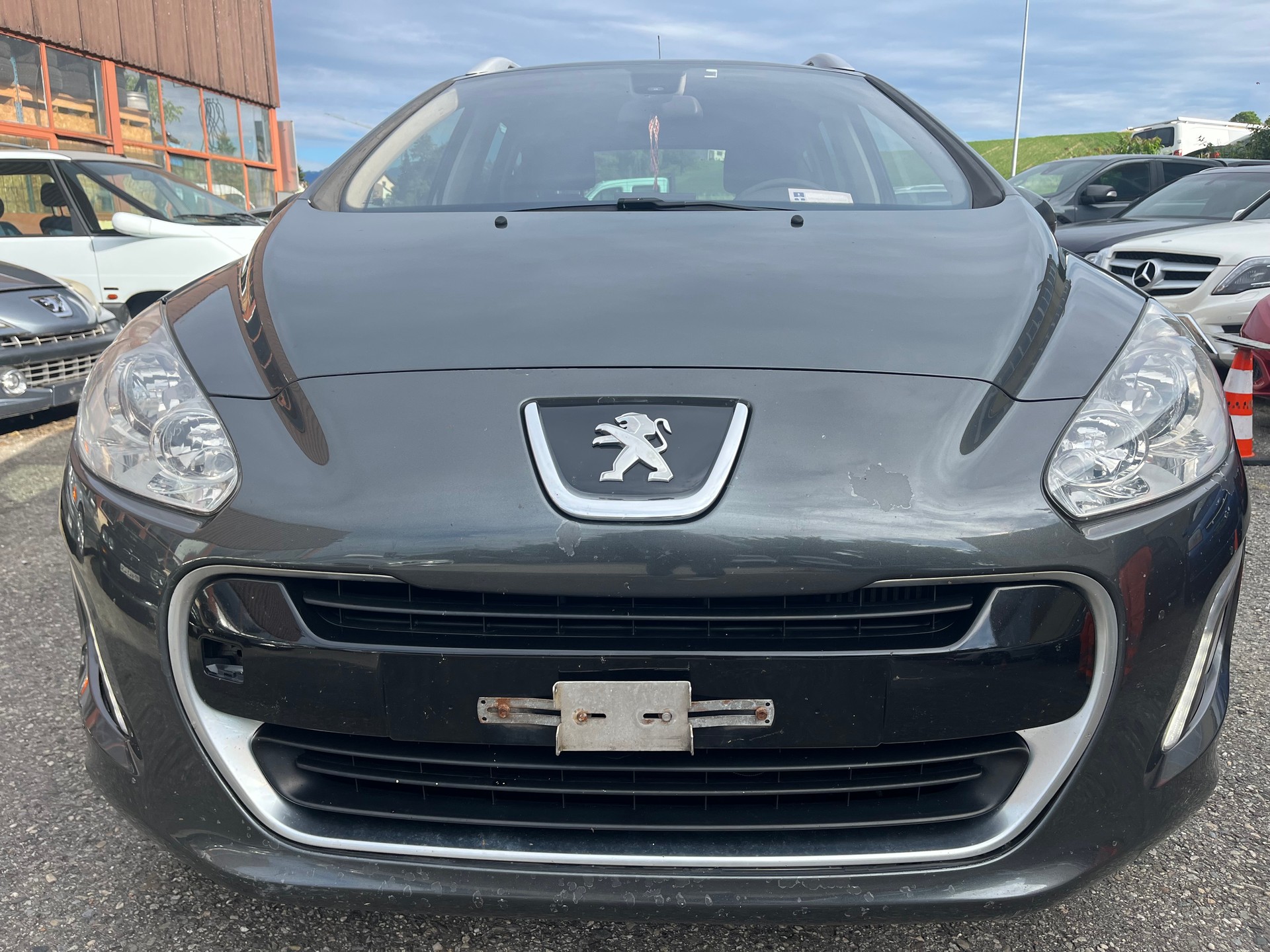 PEUGEOT 308 SW 2.0 HDI Business-image-1
