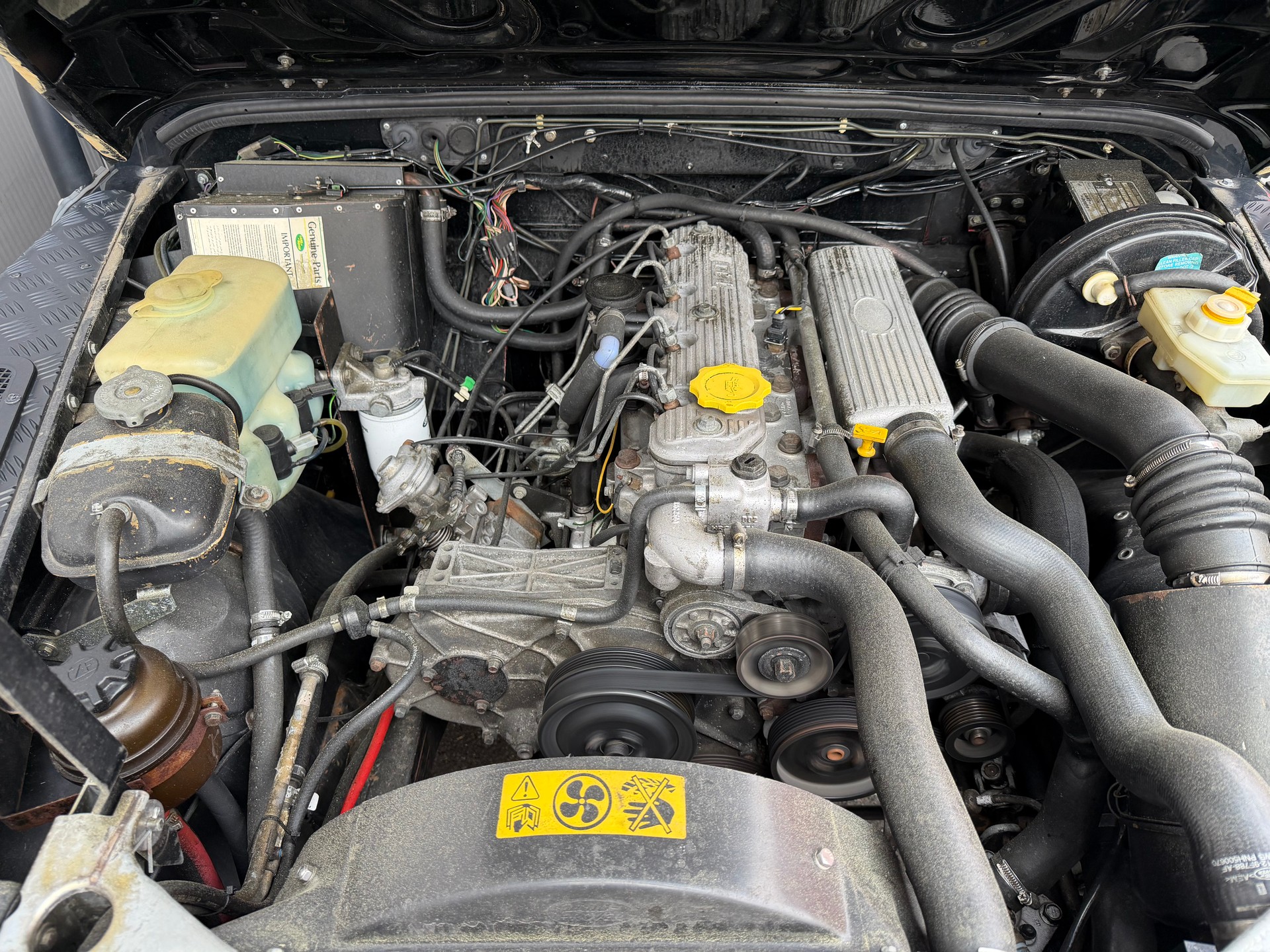 LAND ROVER Defender 90 300TDi SAFETY-image-11