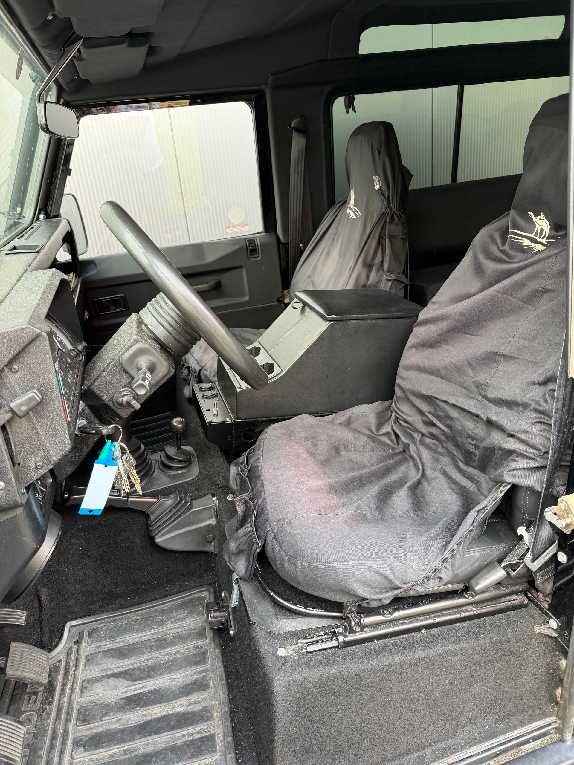 LAND ROVER Defender 90 300TDi SAFETY-image-6