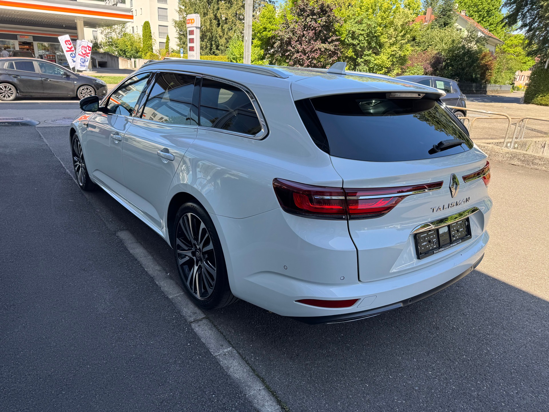 RENAULT Talisman Grandtour 2.0 Blue dCi Initiale Paris EDC-image-6