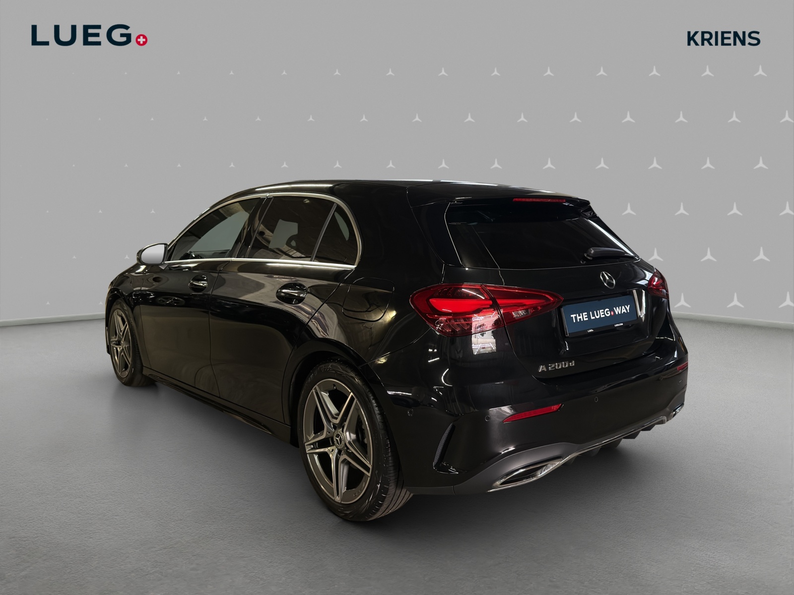 MERCEDES-BENZ A 200 d - AMG / Rückfahrkamera / Standheizung / Sitzmemory / Winkel-Assistent-image-2