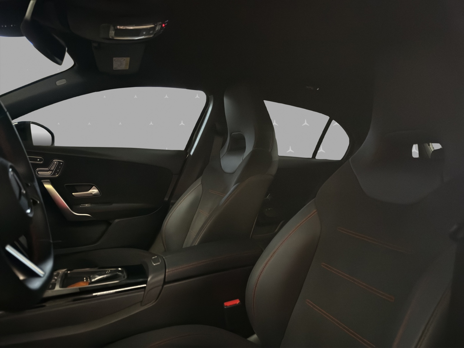 MERCEDES-BENZ A 200 d - AMG / Rückfahrkamera / Standheizung / Sitzmemory / Winkel-Assistent-image-8