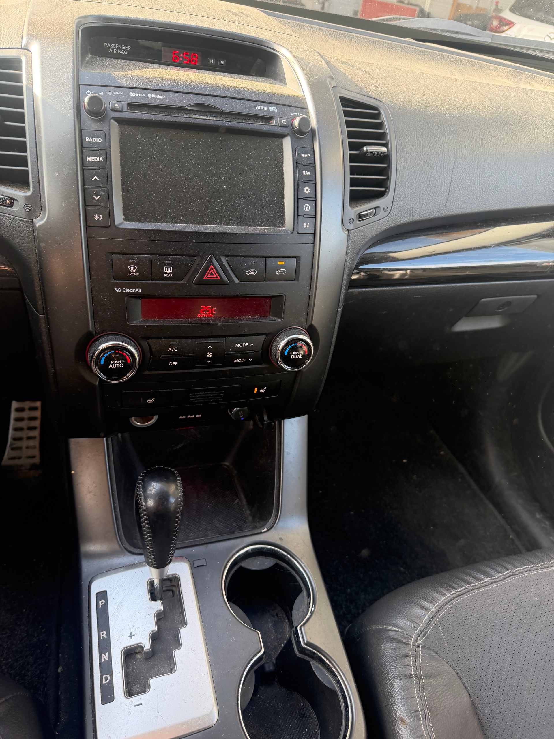 KIA Sorento 2.2 CRDI Style Automatic-image-9