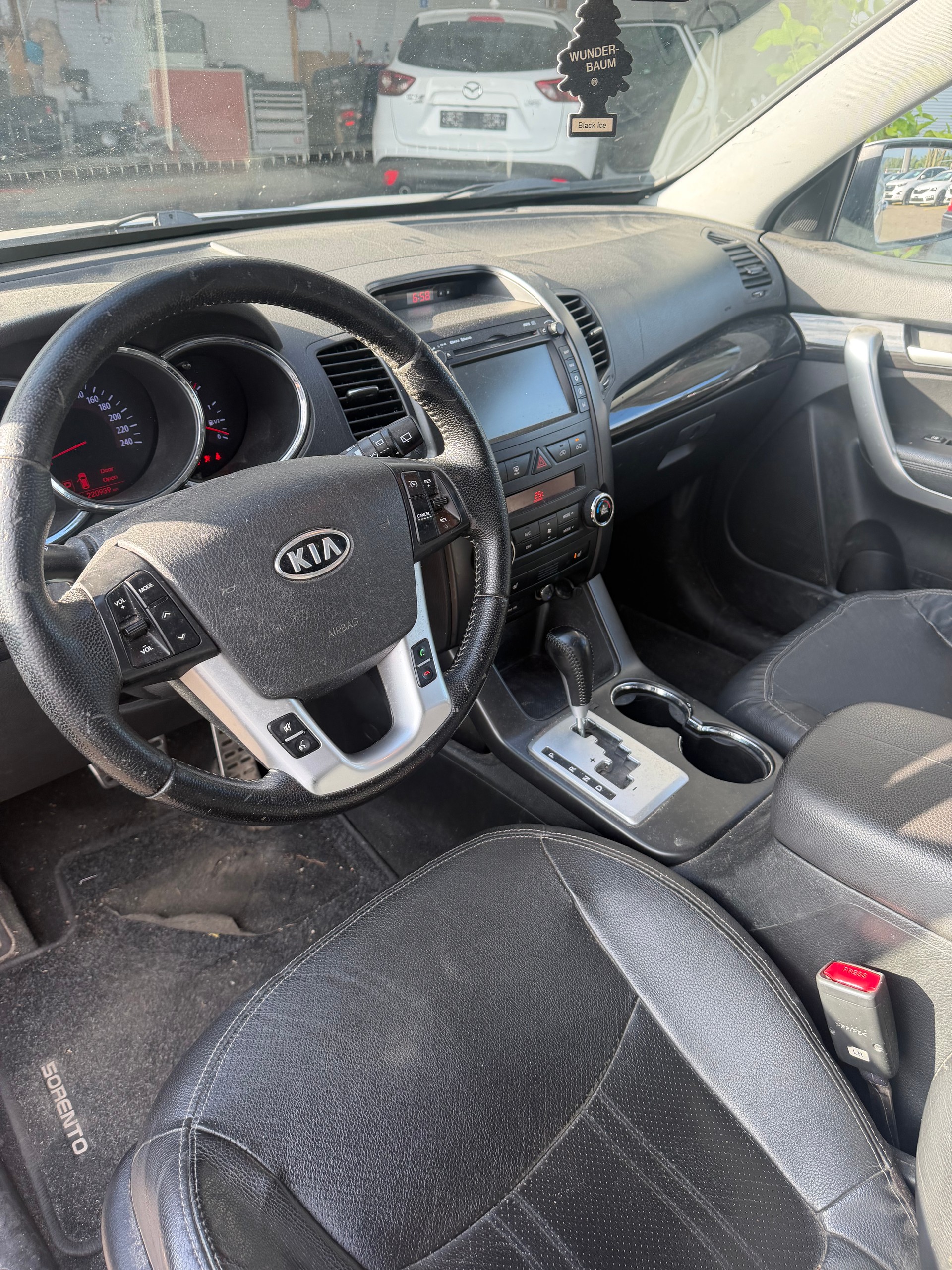 KIA Sorento 2.2 CRDI Style Automatic-image-8