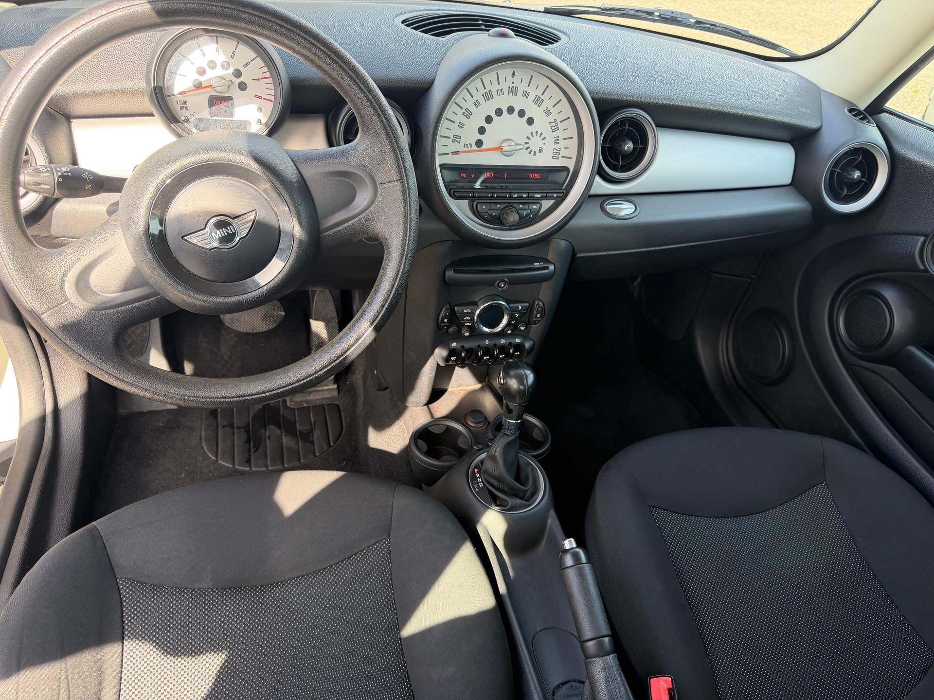 MINI One Steptronic-image-6