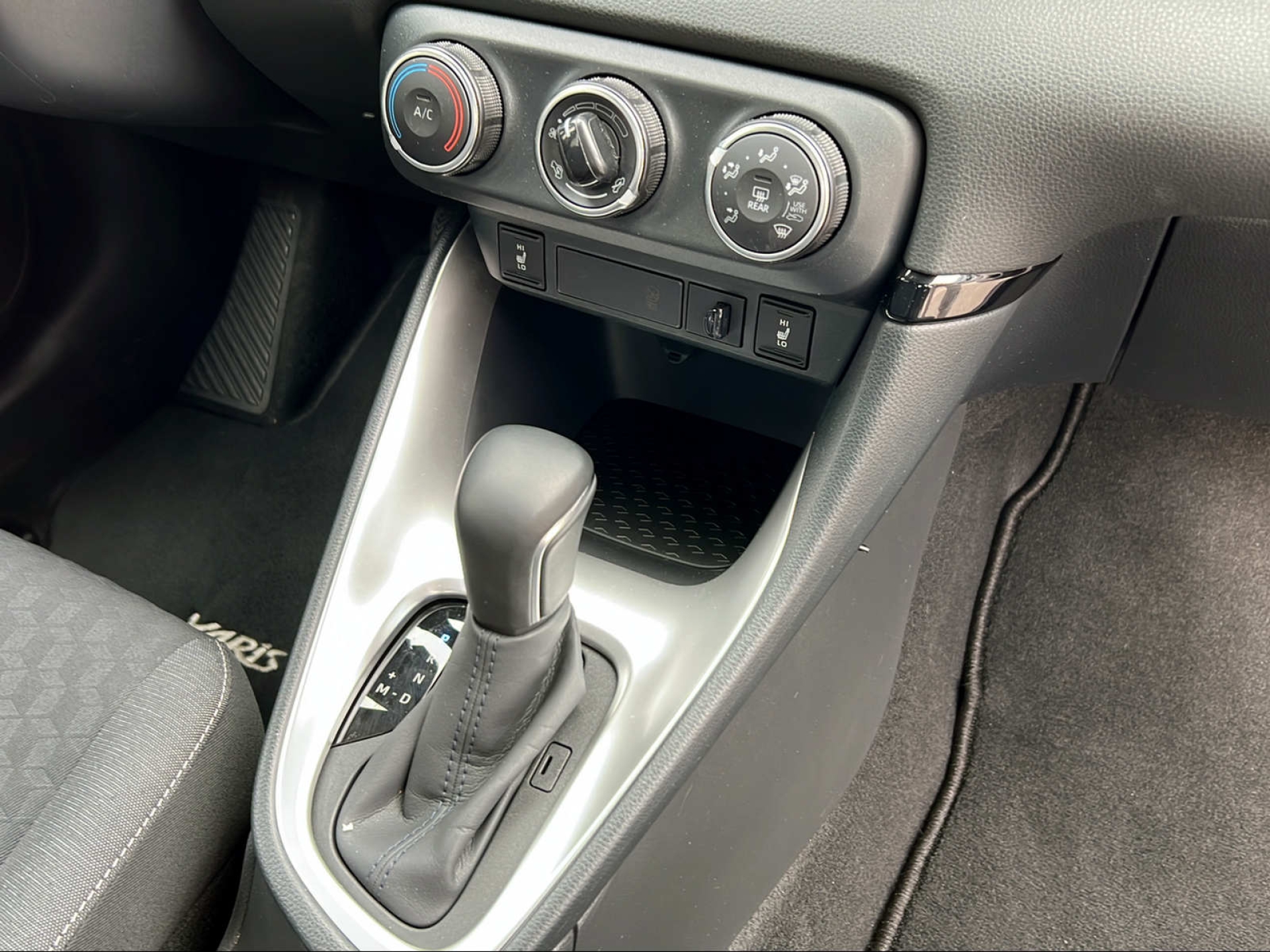 TOYOTA Yaris 1.5 VVT-iE Comfort MdS-image-10