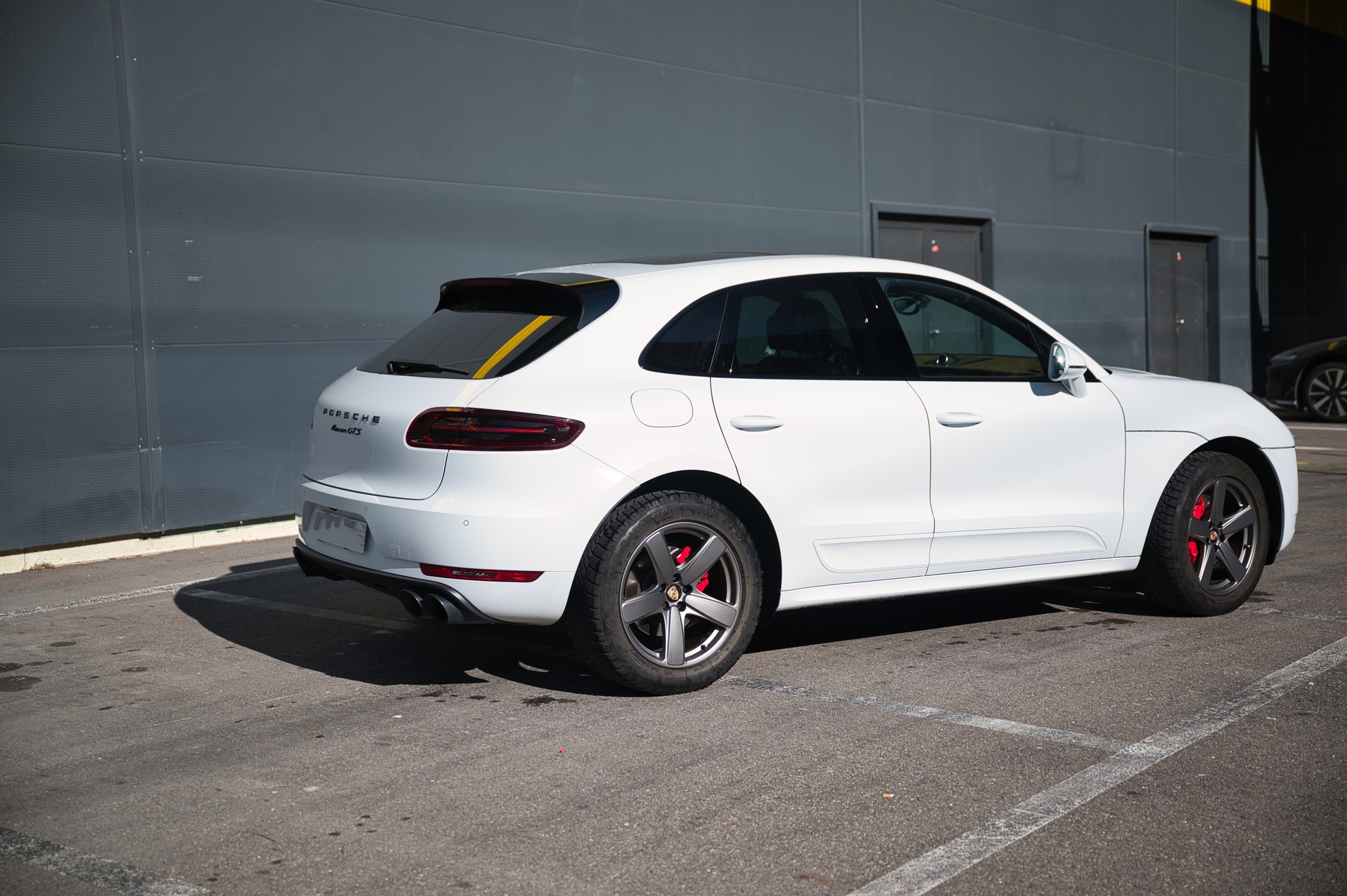 PORSCHE 3.0 V6 GTS-image-1
