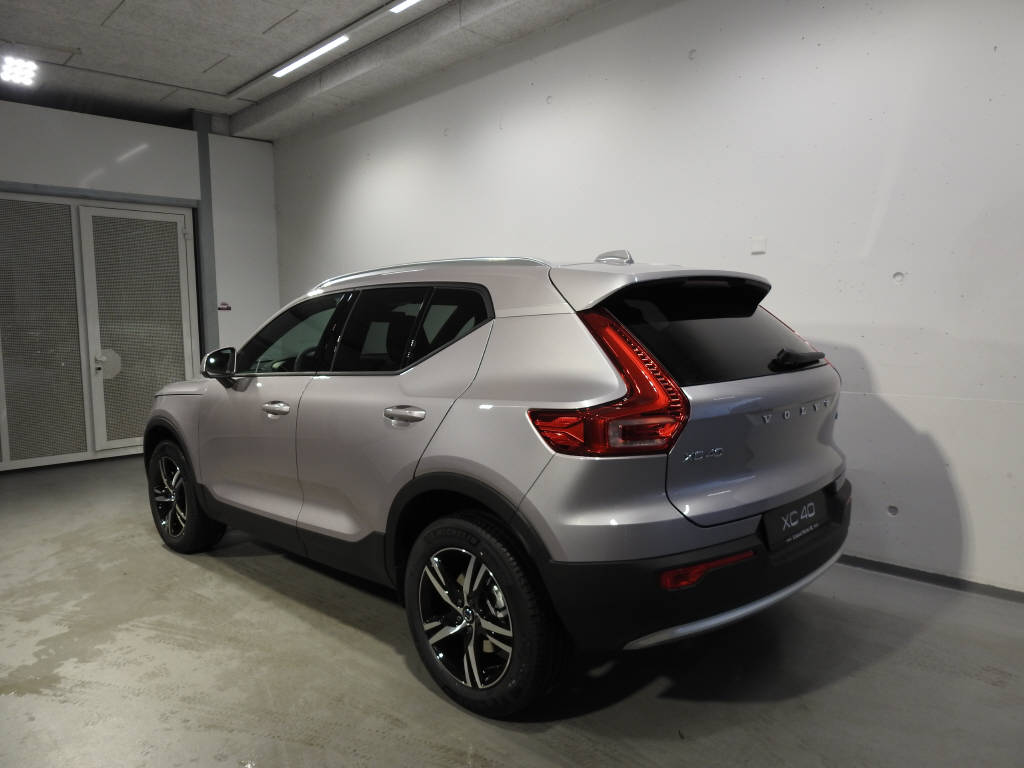 VOLVO XC40 2.0 B3 MH Core-image-3
