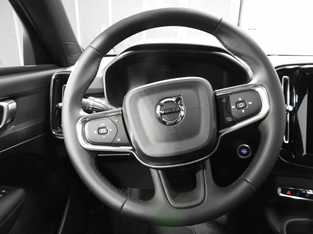 VOLVO XC40 2.0 B3 MH Core-image-6
