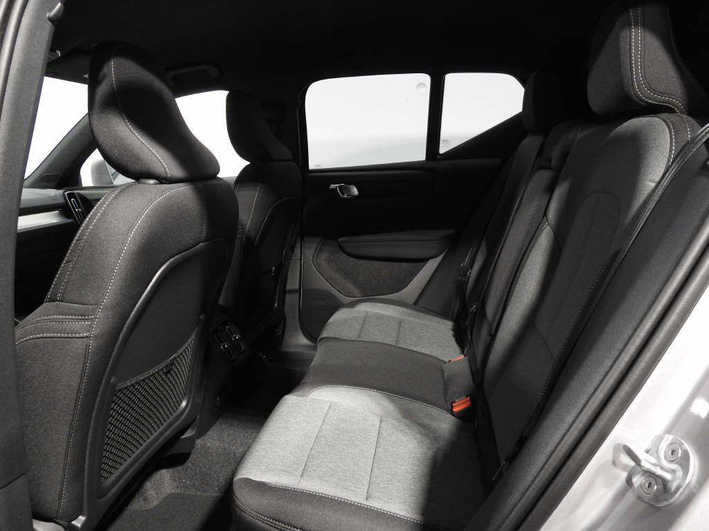 VOLVO XC40 2.0 B3 MH Core-image-12