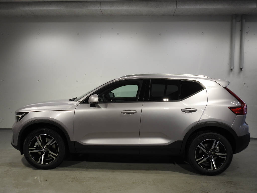 VOLVO XC40 2.0 B3 MH Core-image-2