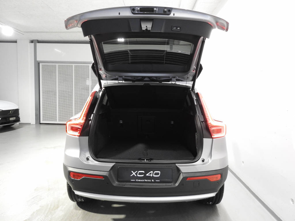 VOLVO XC40 2.0 B3 MH Core-image-5