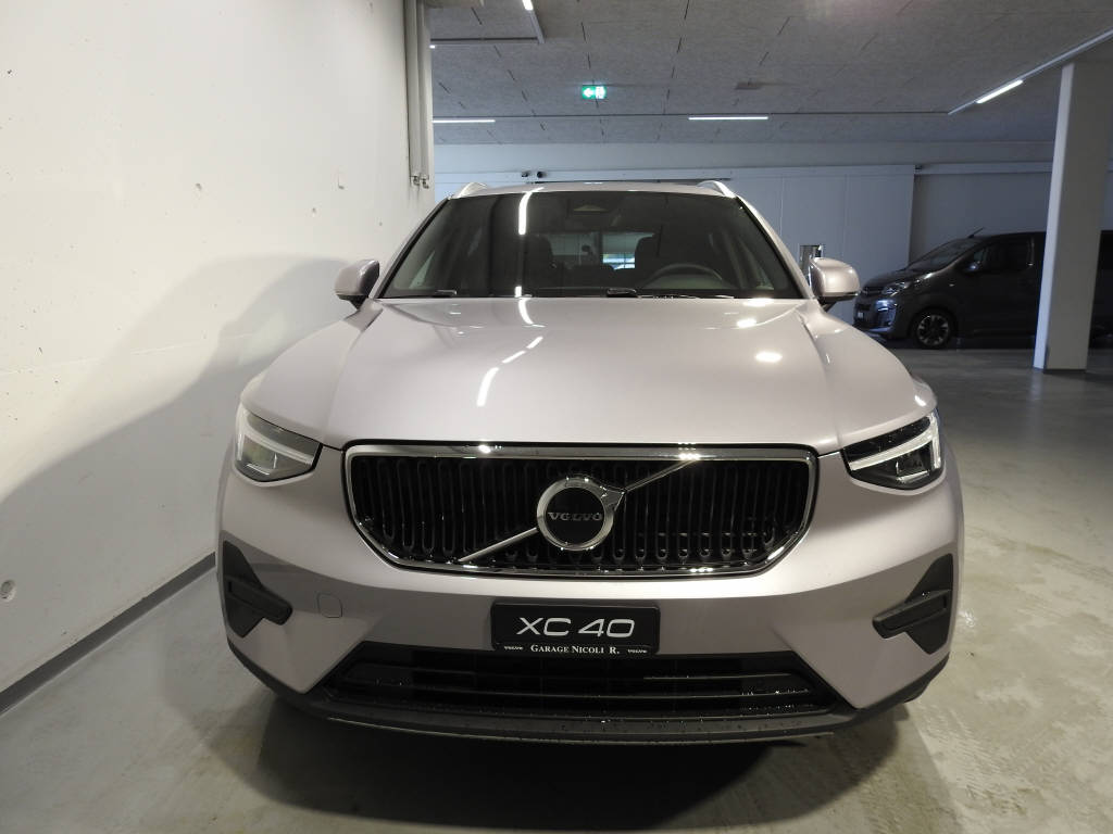 VOLVO XC40 2.0 B3 MH Core-image-1